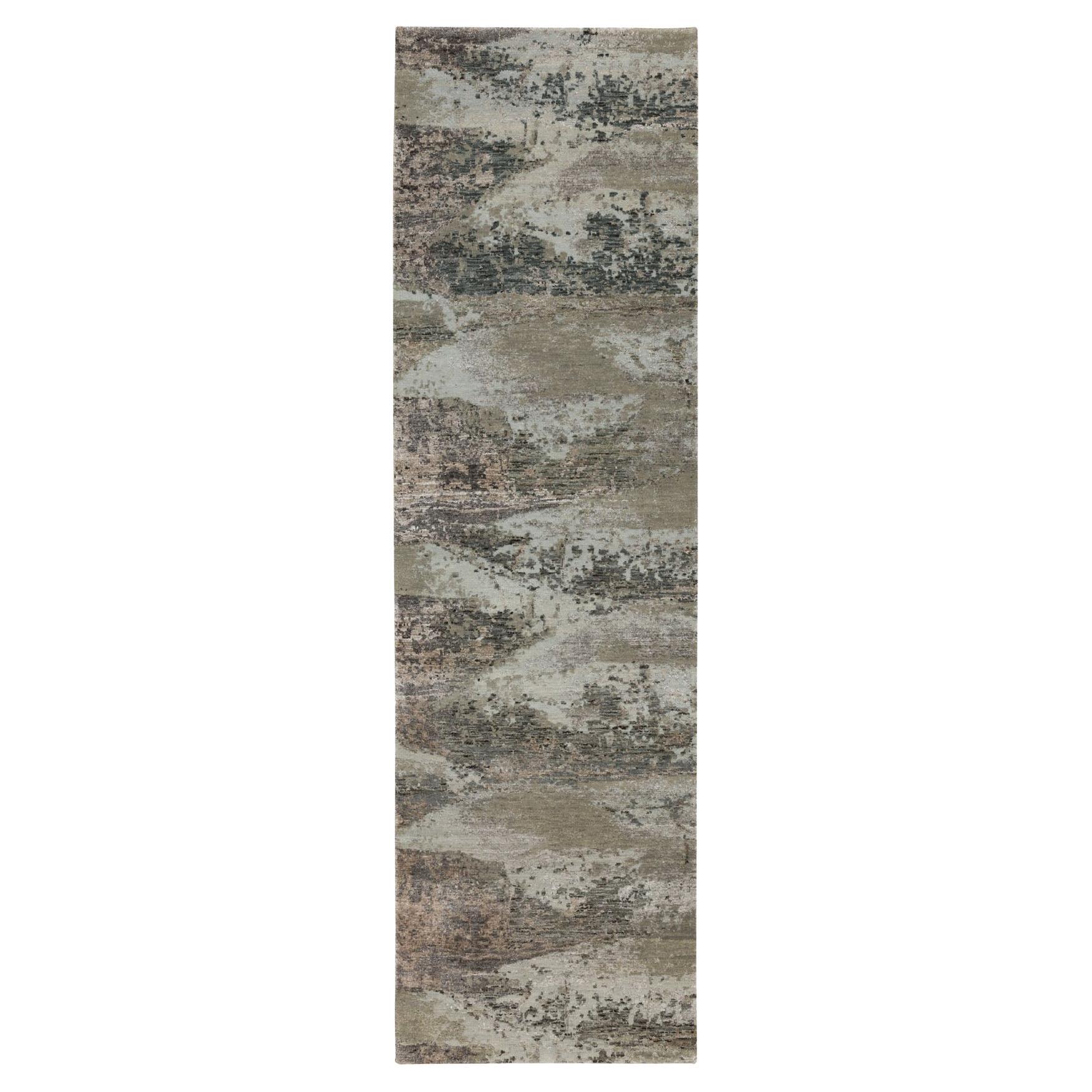 2'8 "x9'10" Natural Colors Abstract Design Wool and Silk Runner Tapis noué à la main en vente