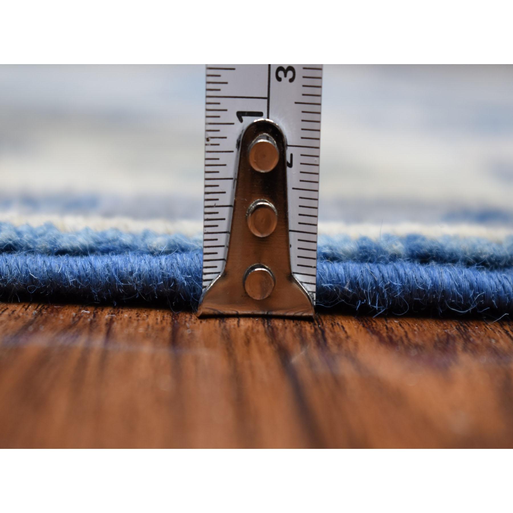 Annodato a mano Tappeto Runner blu in lana annodata a mano dal look vintage Kazak con design geometrico 2'8 