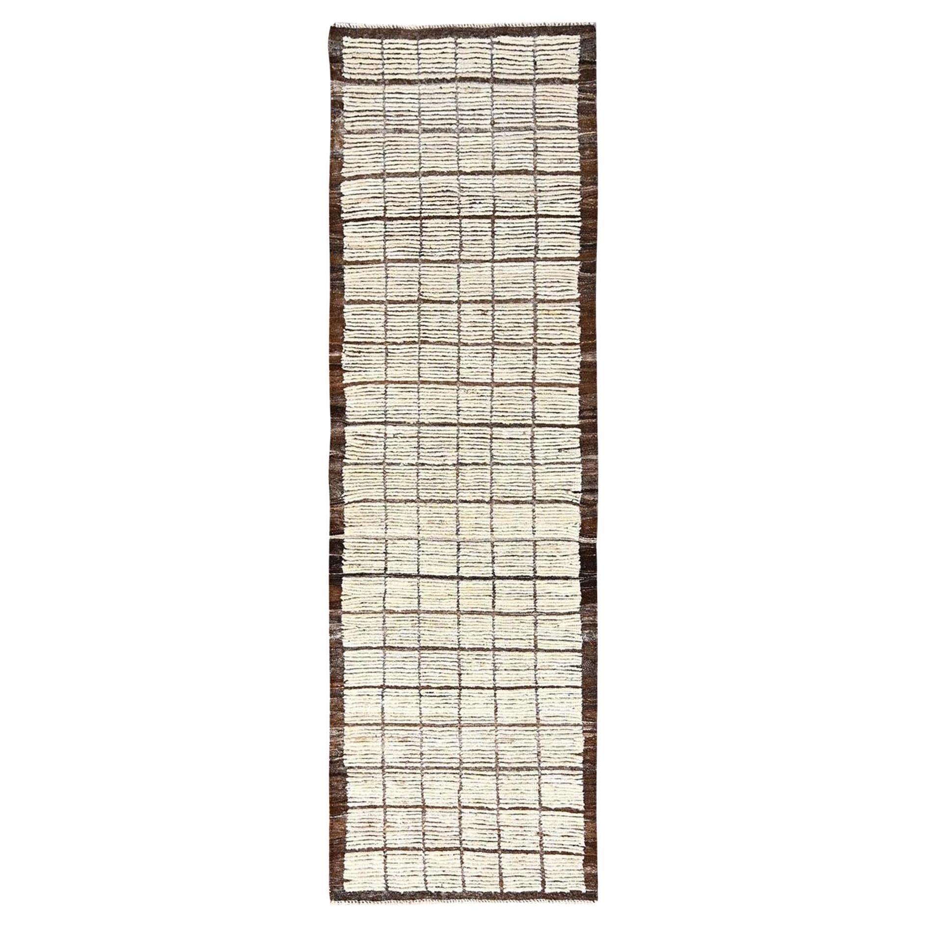 2
8"x9
6" Ivory Textured Pile Hand Knotted Pure Wool Moroccan Weave Runner Rug