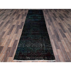 Tapis de passage vintage zoroastrien en pure laine, noué à la main, de couleur verte surteinte, 2'8" x 9'6"