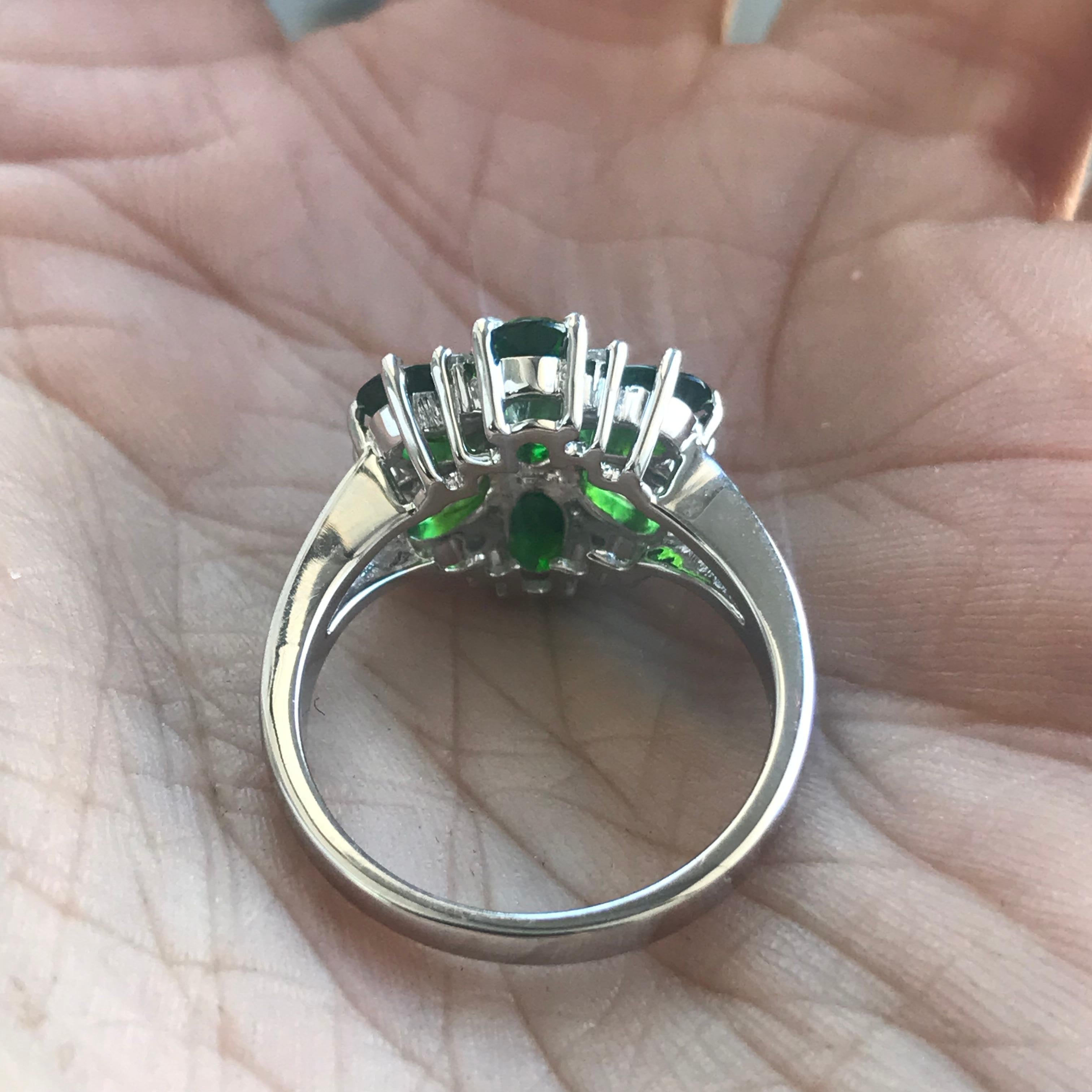 Round Cut 2.9 Carat Approximate Green Diopside and Diamond Ring, Ben Dannie For Sale
