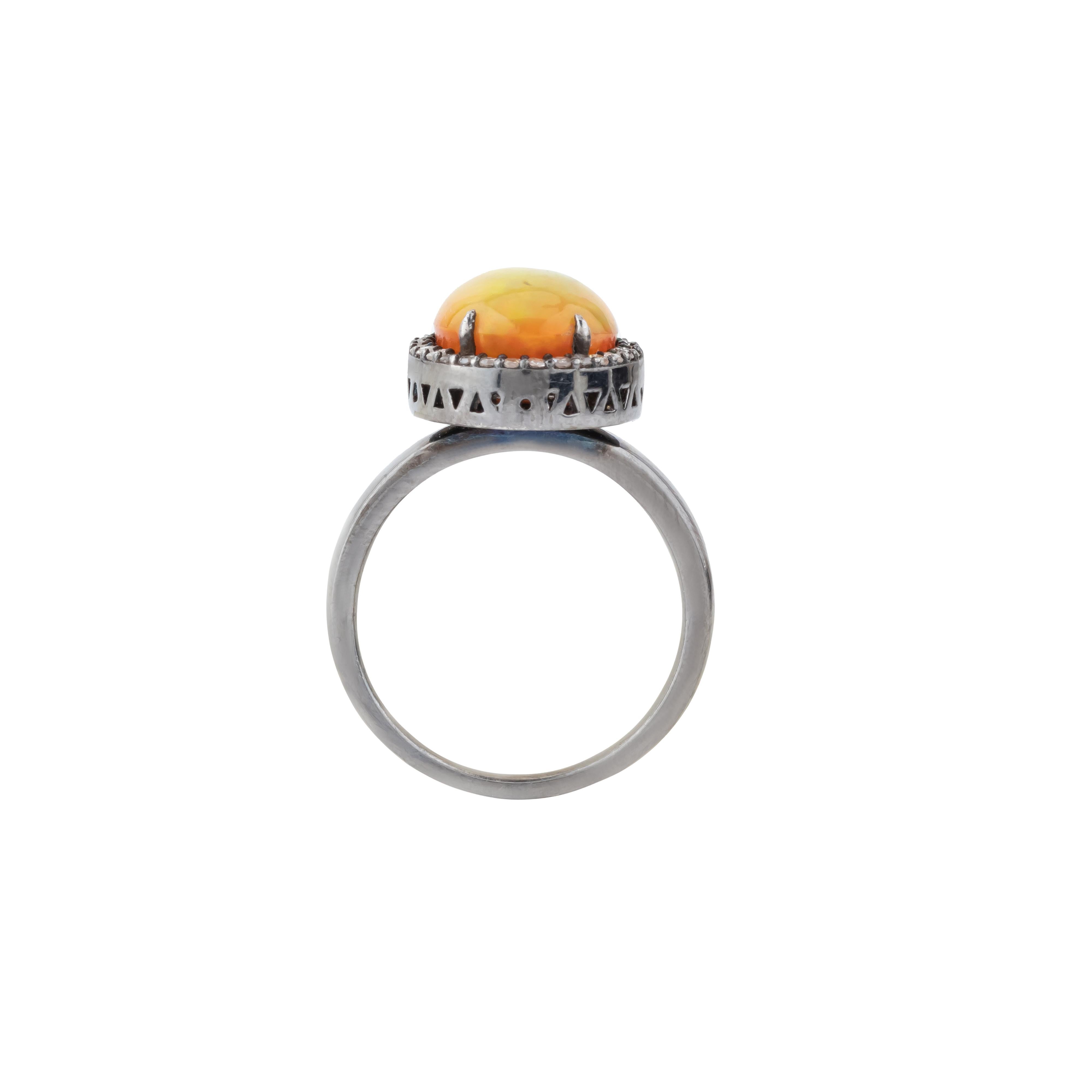 2.9 Carat Diamond and Opal Solitaire Ring In New Condition For Sale In Jaipur, IN