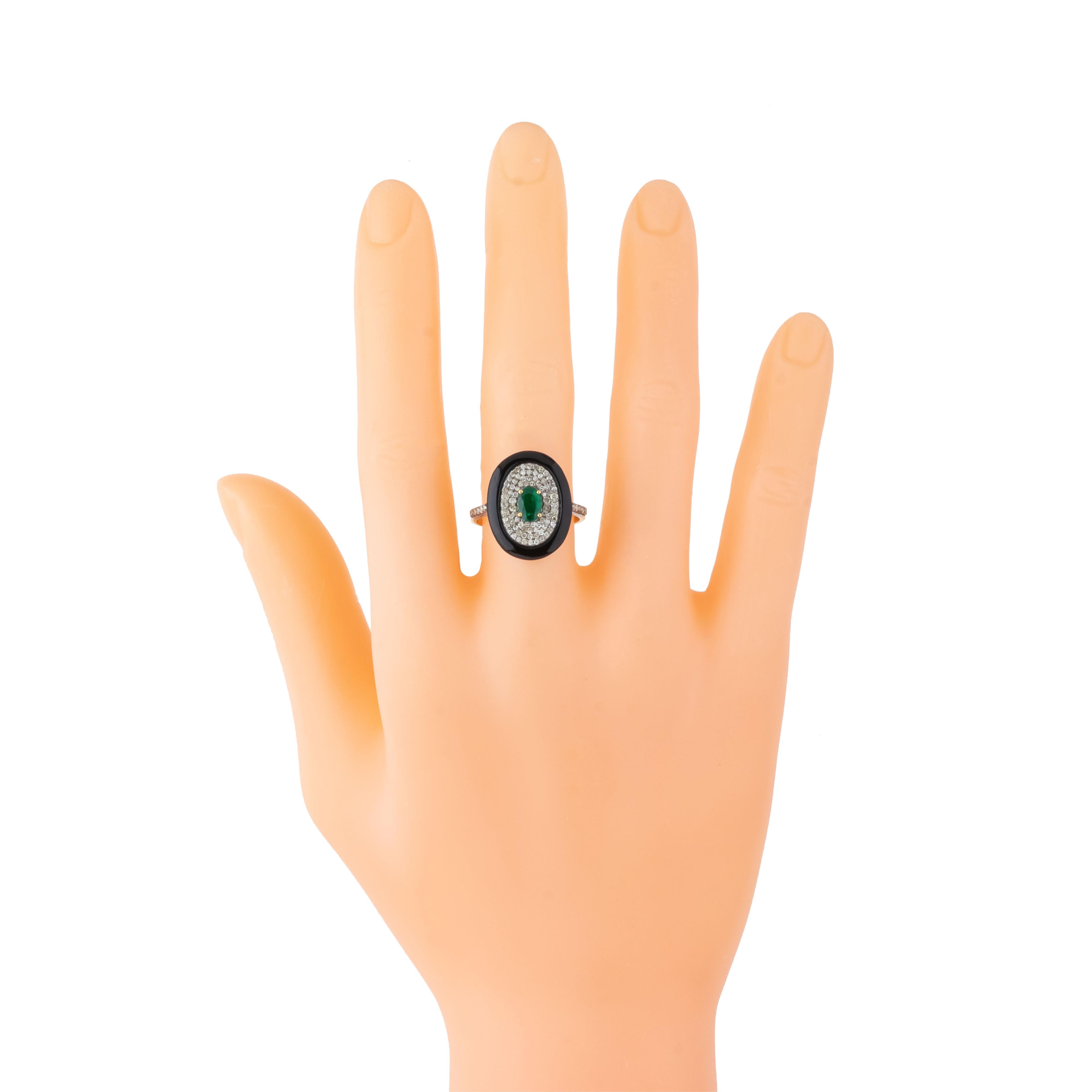 Round Cut 2.9 Carat Diamond, Emerald and Onyx Fashion Ring For Sale