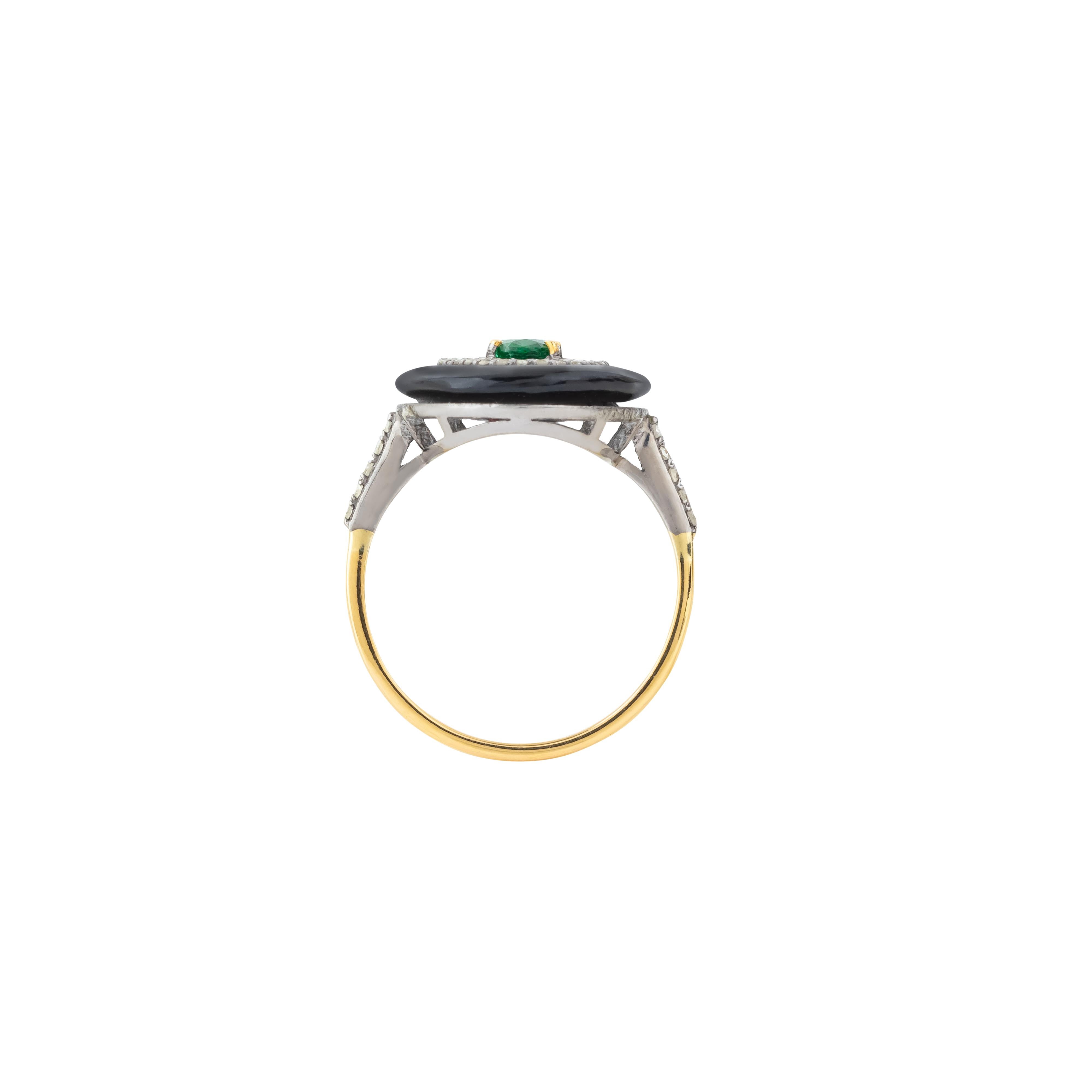 2.9 Carat Diamond, Emerald and Onyx Fashion Ring In New Condition For Sale In Jaipur, IN