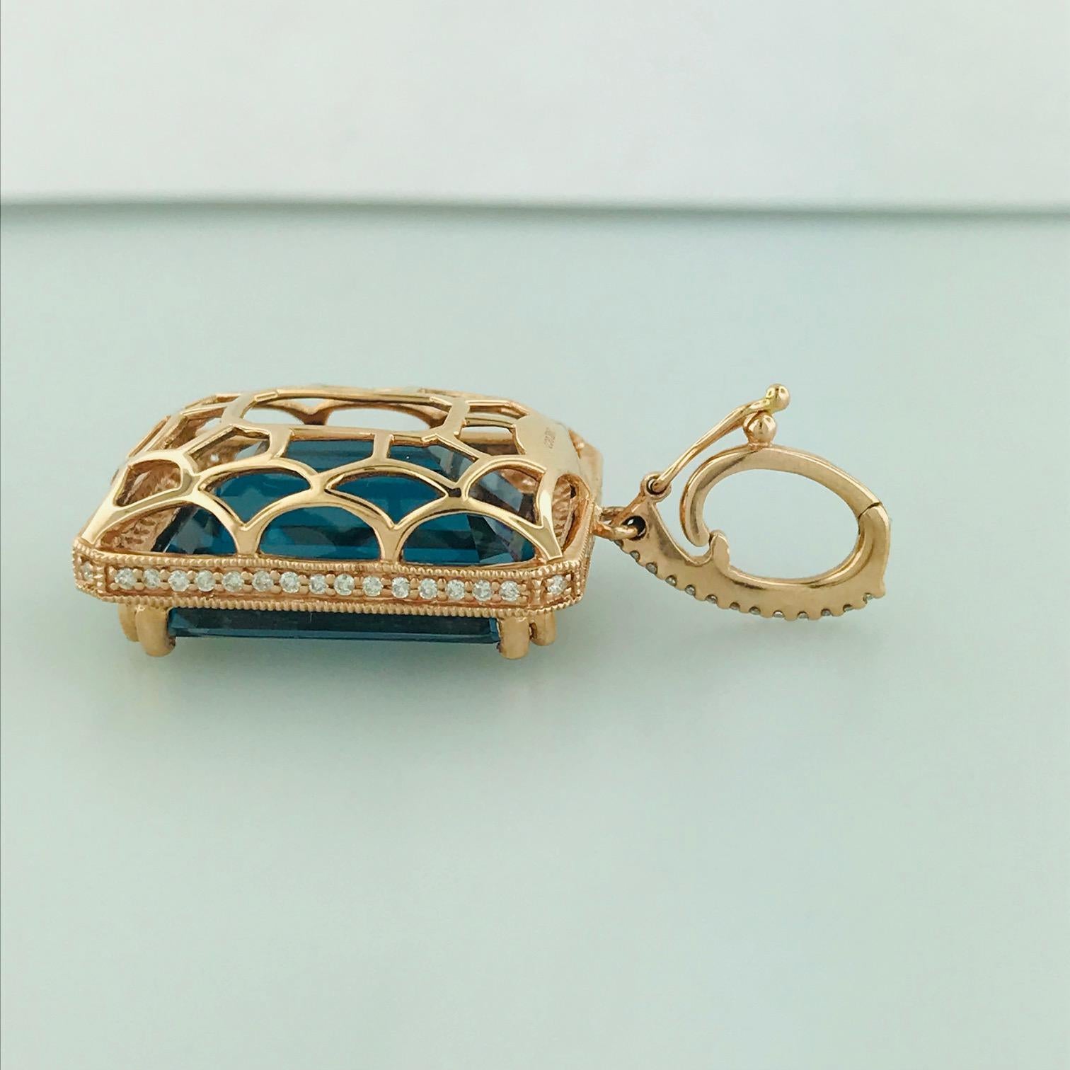  Collier pendentif en or rose avec topaze bleue royale de 29 carats et diamants de 0,60 carat Pour femmes 