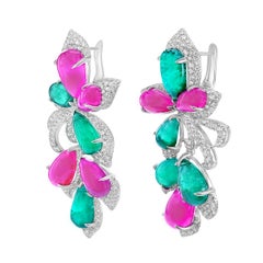 Boucles d'oreilles lustre en rubis de 29 carats et émeraudes de 17 carats