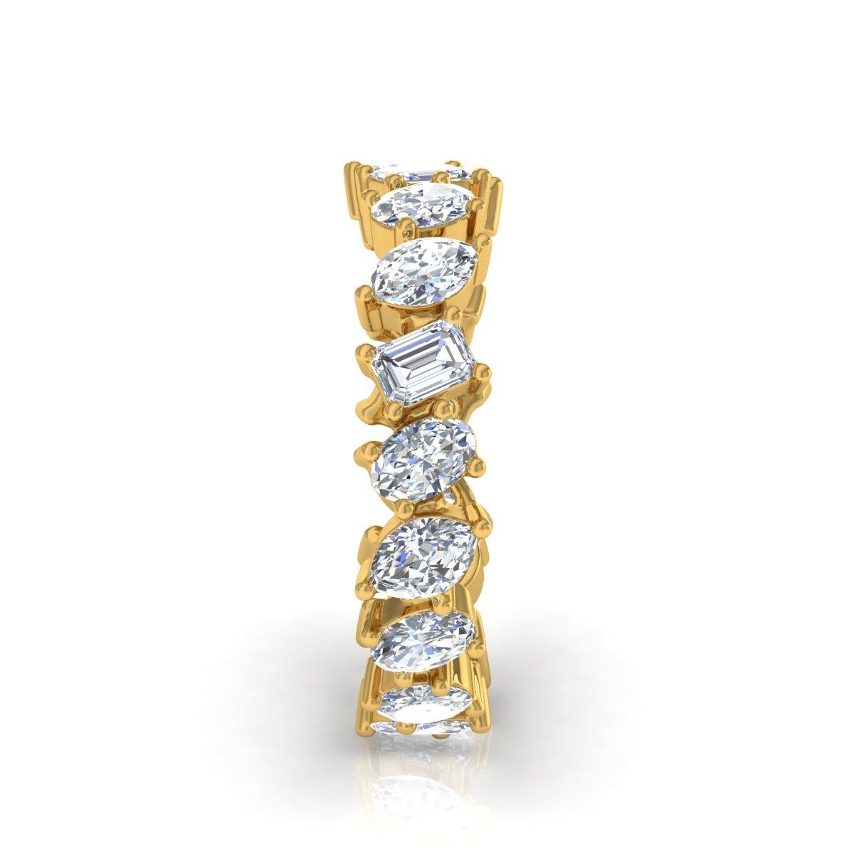 Modern 2.9 Carat SI Clarity HI Color Multi Shape Diamond Band Ring 18 Karat Yellow Gold For Sale