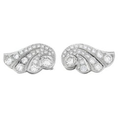 Boucles d'oreilles en or blanc avec diamants en forme d'ailes de 2,9 carats