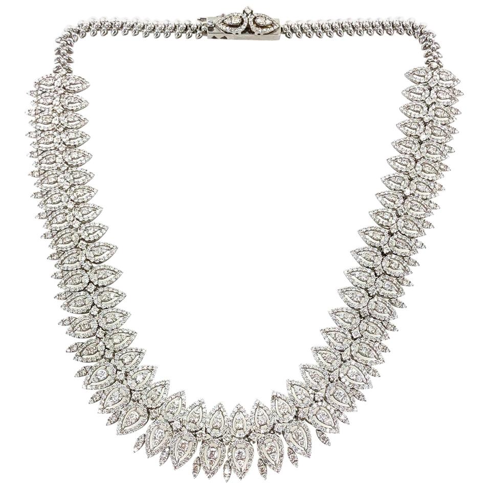 29 Carat Round Brilliant Diamond 18 Karat White Gold Estate Necklace