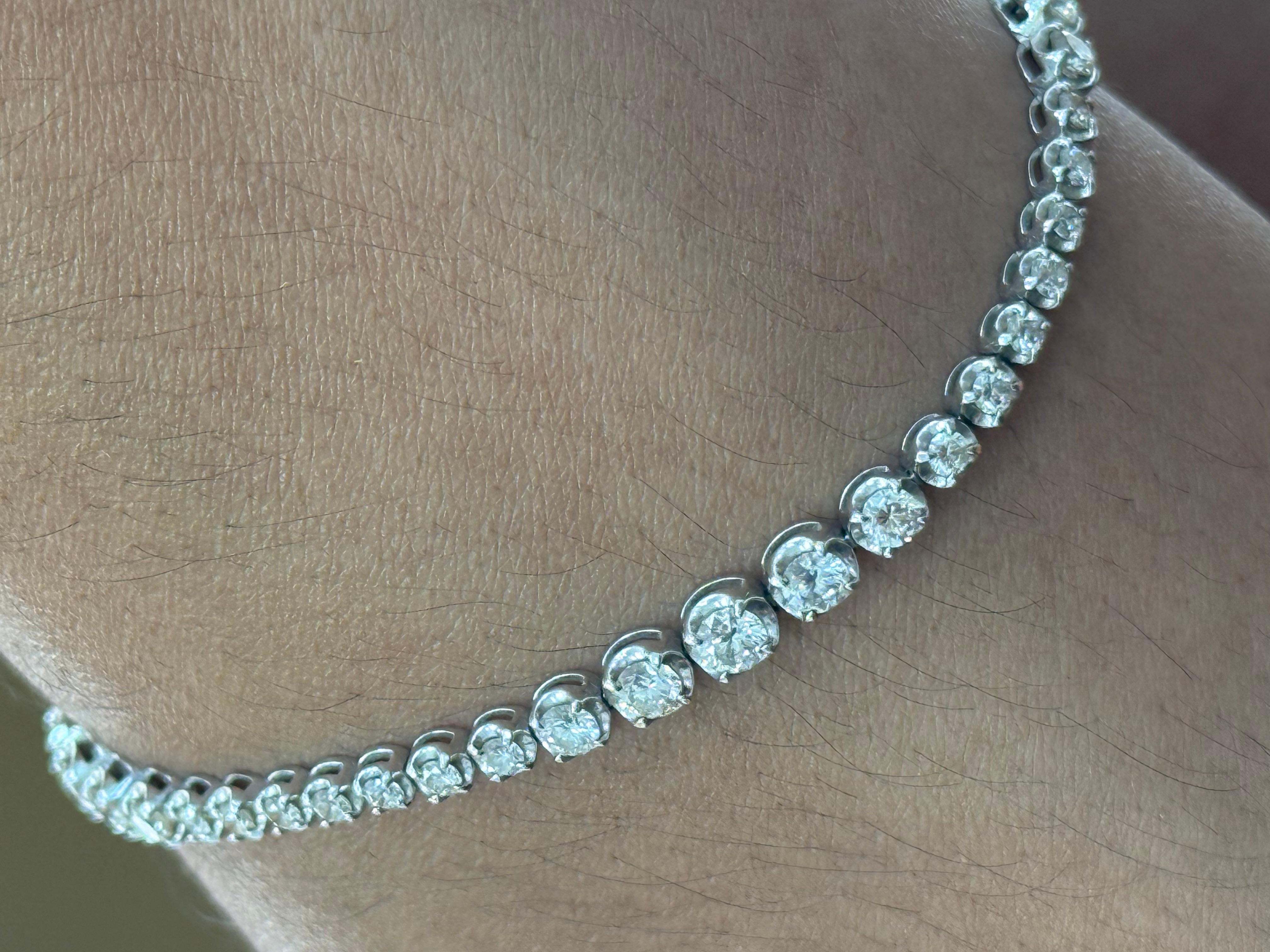 Pulsera Sinfonía de Diamantes Graduados de 2,9 Quilates en Oro Blanco de 18 K en venta 1