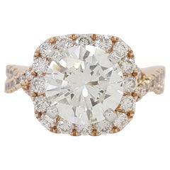 Anillo de compromiso con halo cruzado de diamantes redondos talla brillante de 2,9 quilates