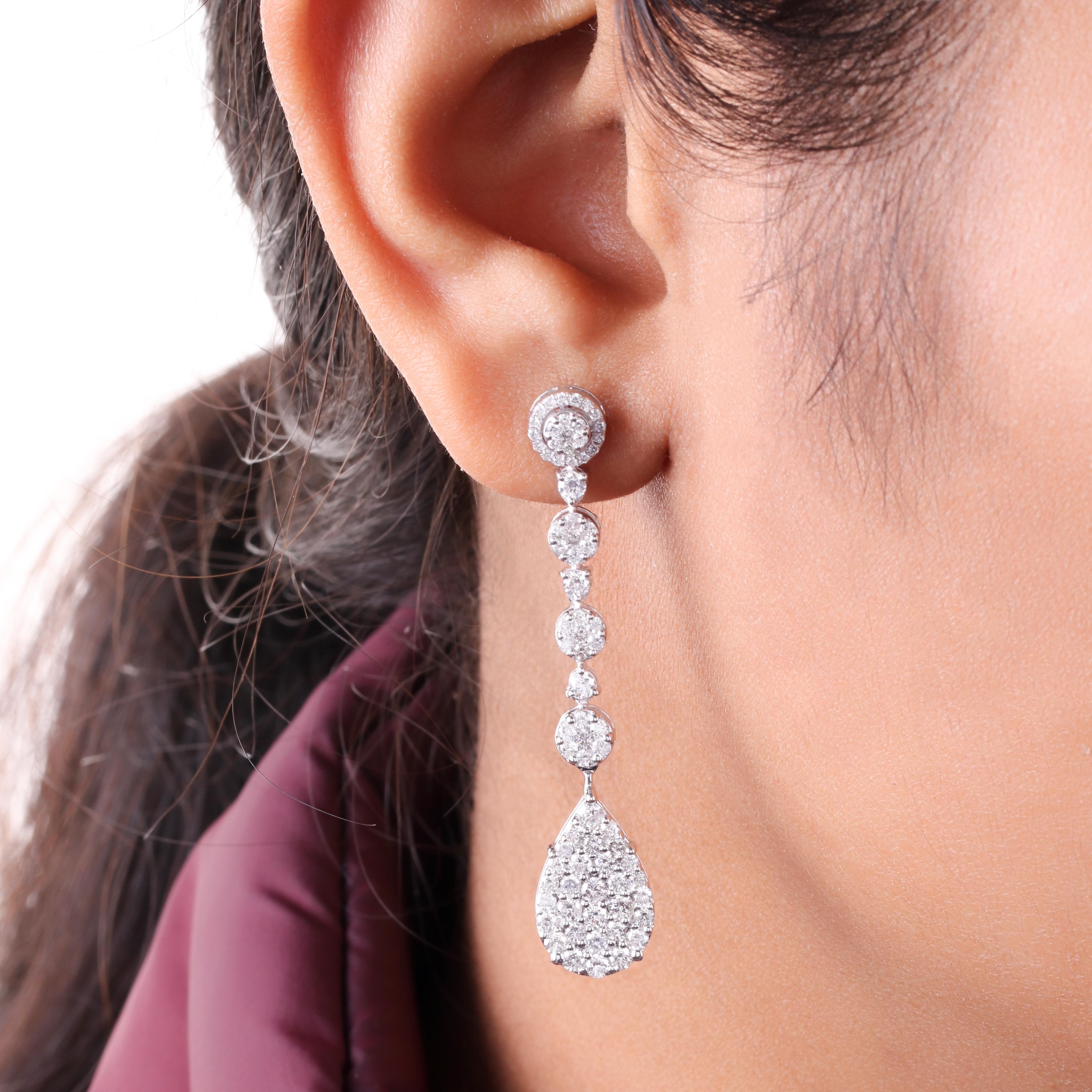 Women's 2.9 Ct SI Clarity HI Color Diamond Dangle Earrings 18 Karat White Gold Jewelry For Sale