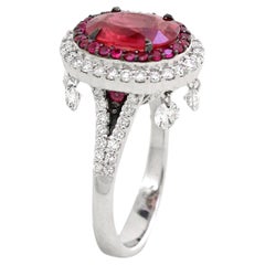 Anillo de 2,9 cts de Rubí y 1,1 cts de diamantes Blancos