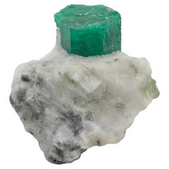 29 grammi di cristallo di smeraldo verde intenso su matrice bianca dal Pakistan