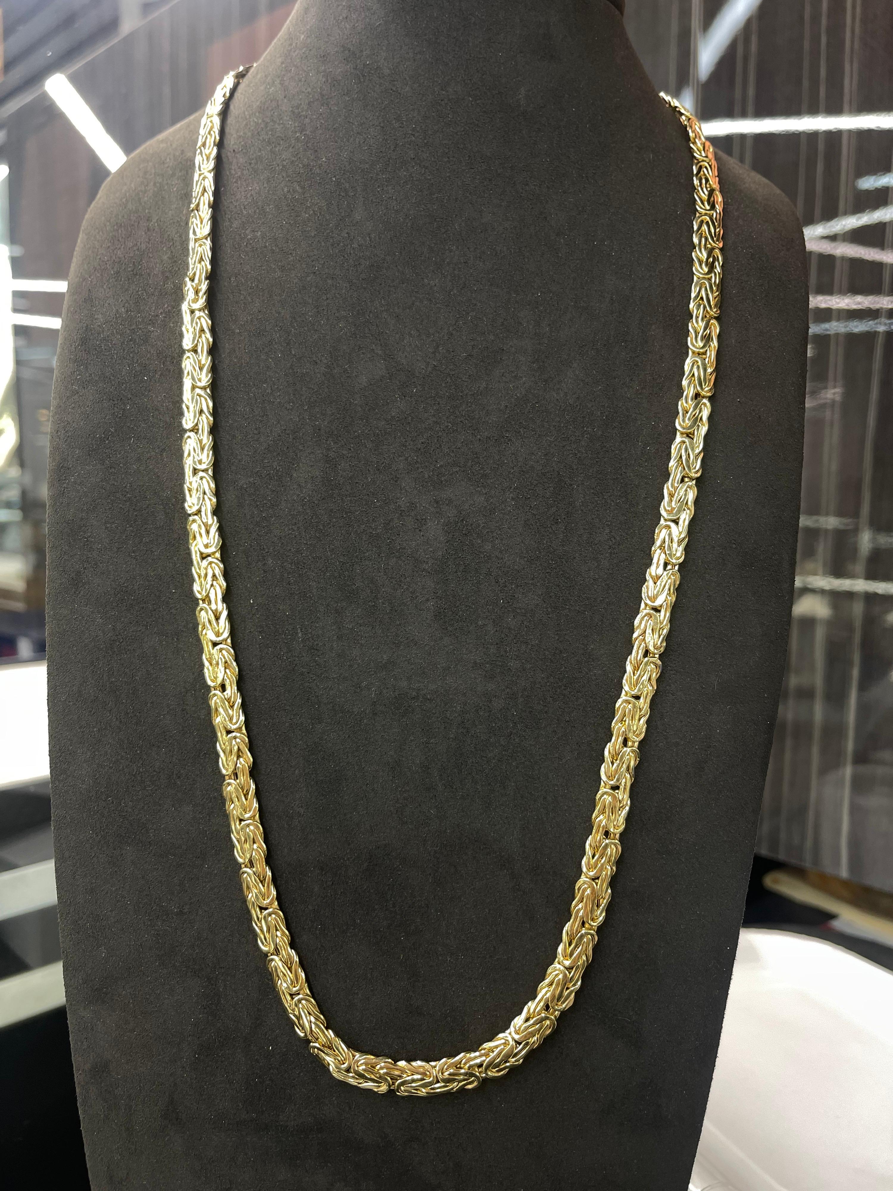 Interlocking Chain Gold Necklace 29 Inches 14 Karat Yellow Gold 54 Grams In Good Condition For Sale In New York, NY