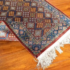 Tapis Hereke noué à la main, 100 % soie, 2'9" x 4'10" – Tapis turc classique de luxe