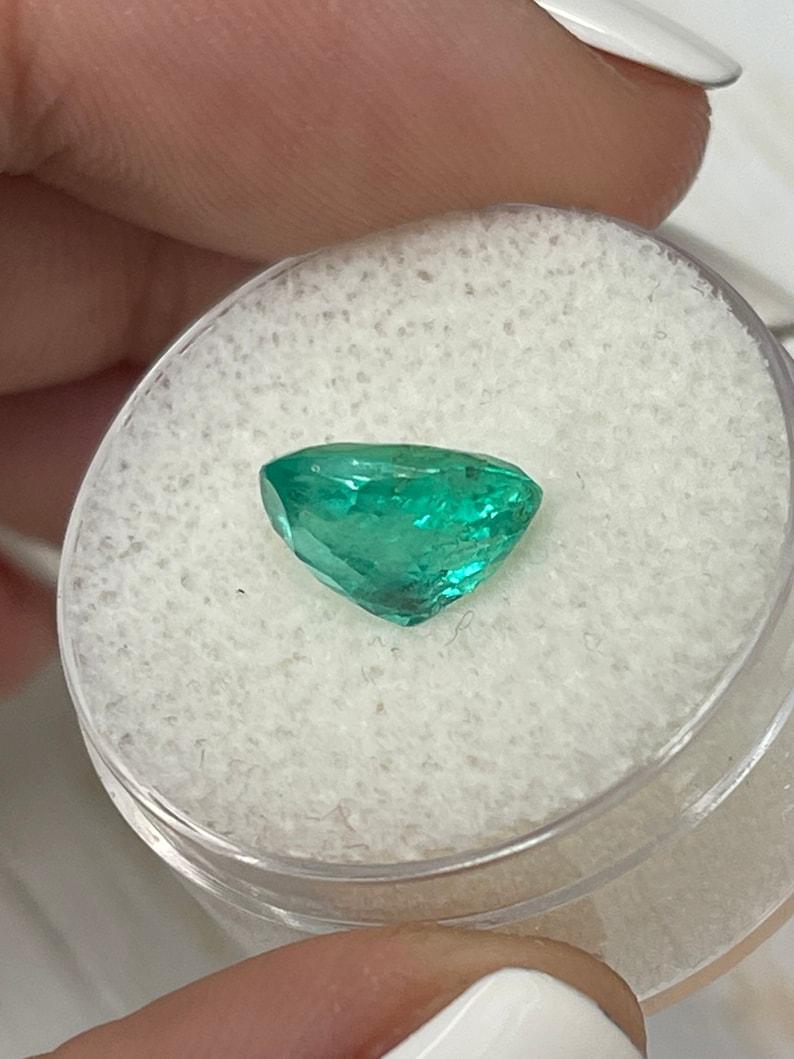 2.90 Carat 10x8mm Bluish Green Colombian Emerald Oval Cut - May Birthstone Gem For Sale 1