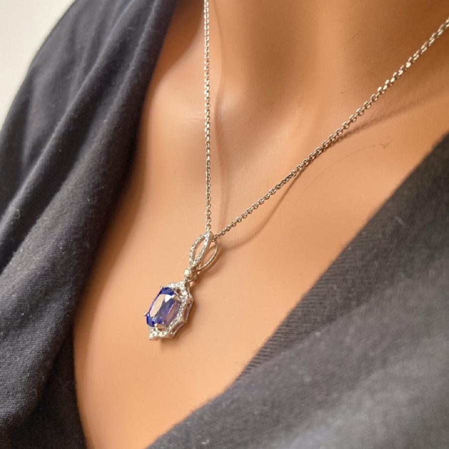 2.90 Carat Blue Oval Sapphire & Diamond Pendant In 14k White Gold In New Condition For Sale In Chicago, IL
