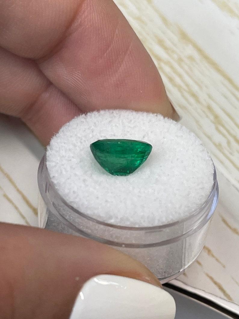 2.90 Carat Classic Emerald Green Zambian Emerald - Oval Cut May Birthstone Gem For Sale 2