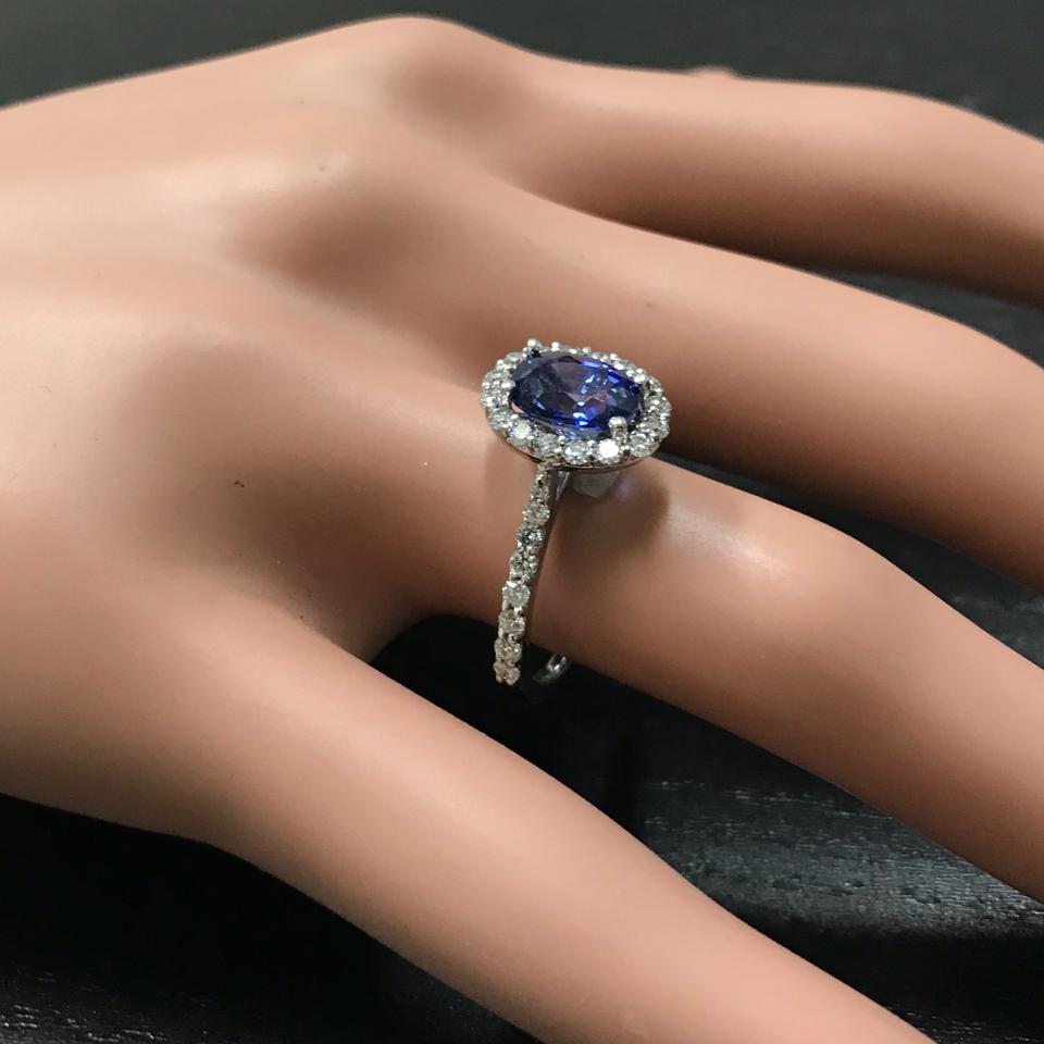 2.90 Carat Exquisite Natural Blue Sapphire and Diamond 14 Karat Solid White Gold For Sale 1