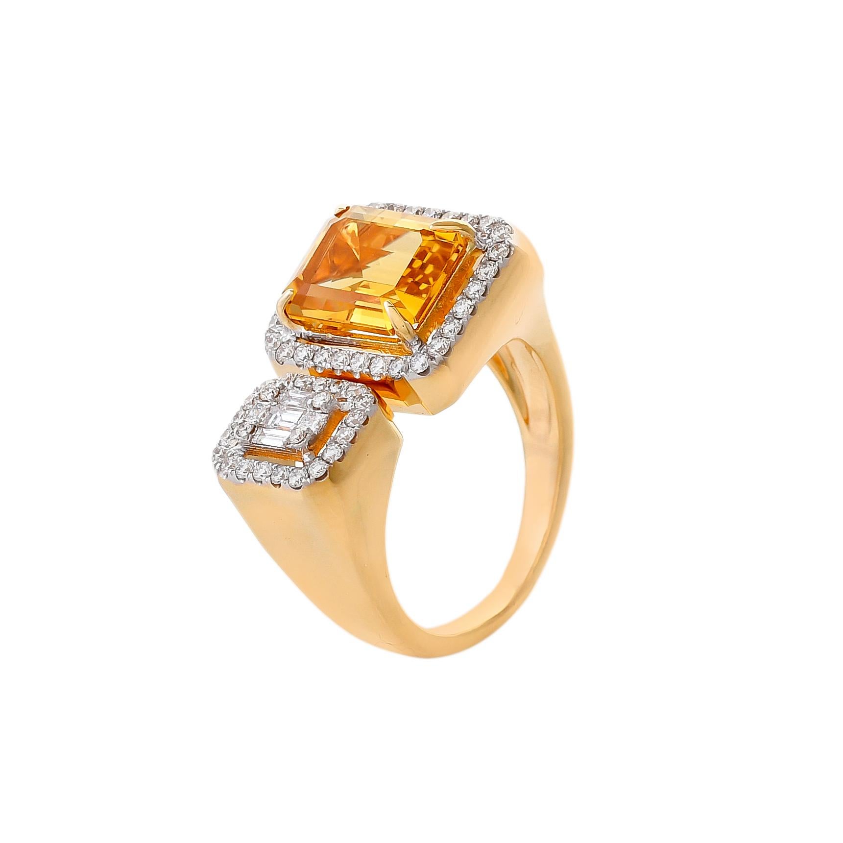 Octagon Cut 2.90 Carat Honey Quartz Diamond Baguette 18 Karat Yellow Gold Ring For Sale