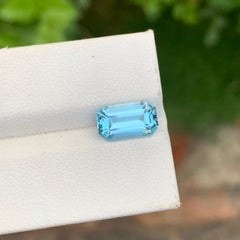 2,90 carati di Adorabile Topazio Blu sfuso a forma di smeraldo per la creazione di gioielli