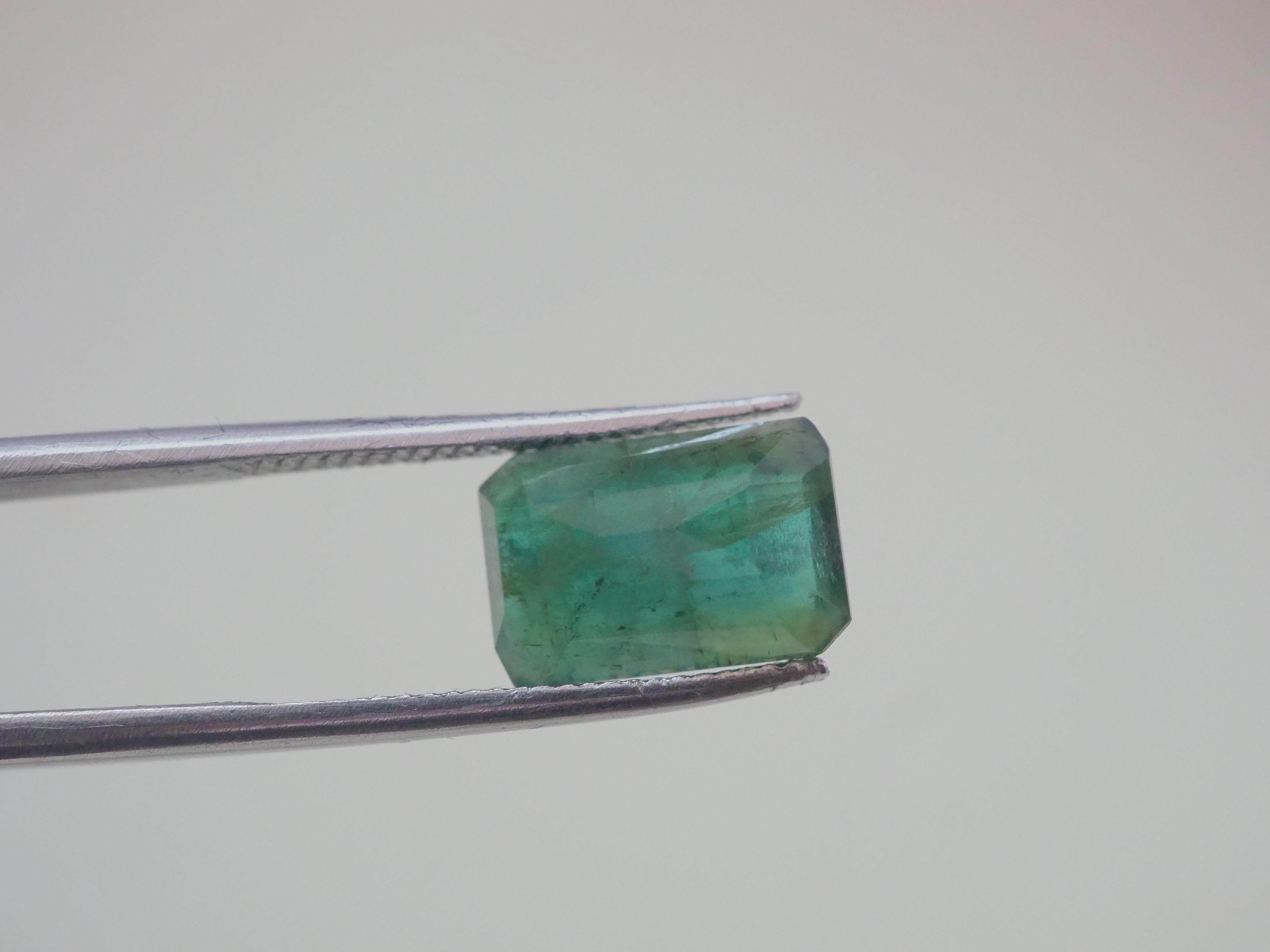 No reserve- 2.90 Carat Minor Oil, Zambian Emerald Gemstone, Emerald Cut-  2