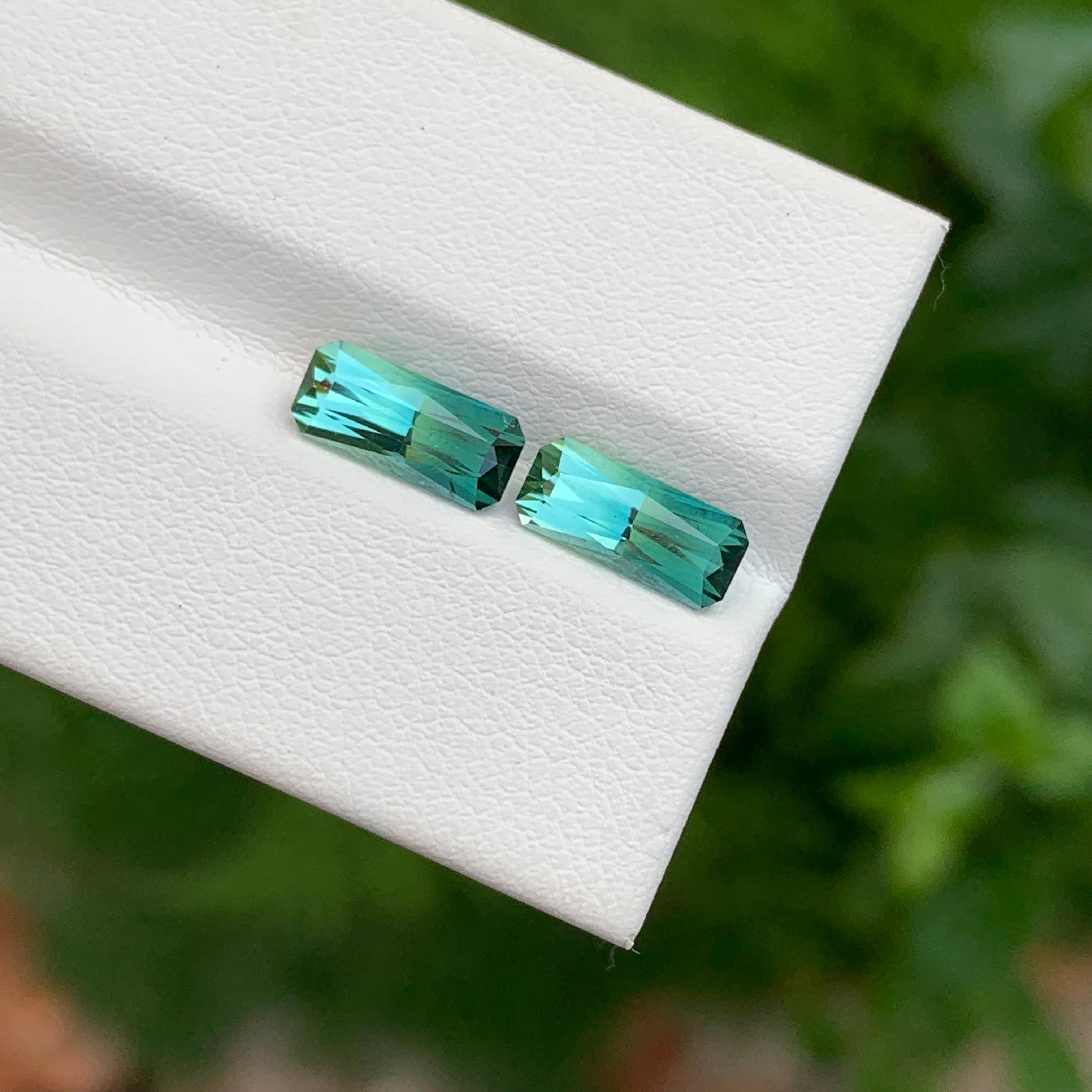 2,90 Karat natürlicher zweifarbiger Turmalin in Smaragdform, lose für Schmuck (Arts and Crafts) im Angebot