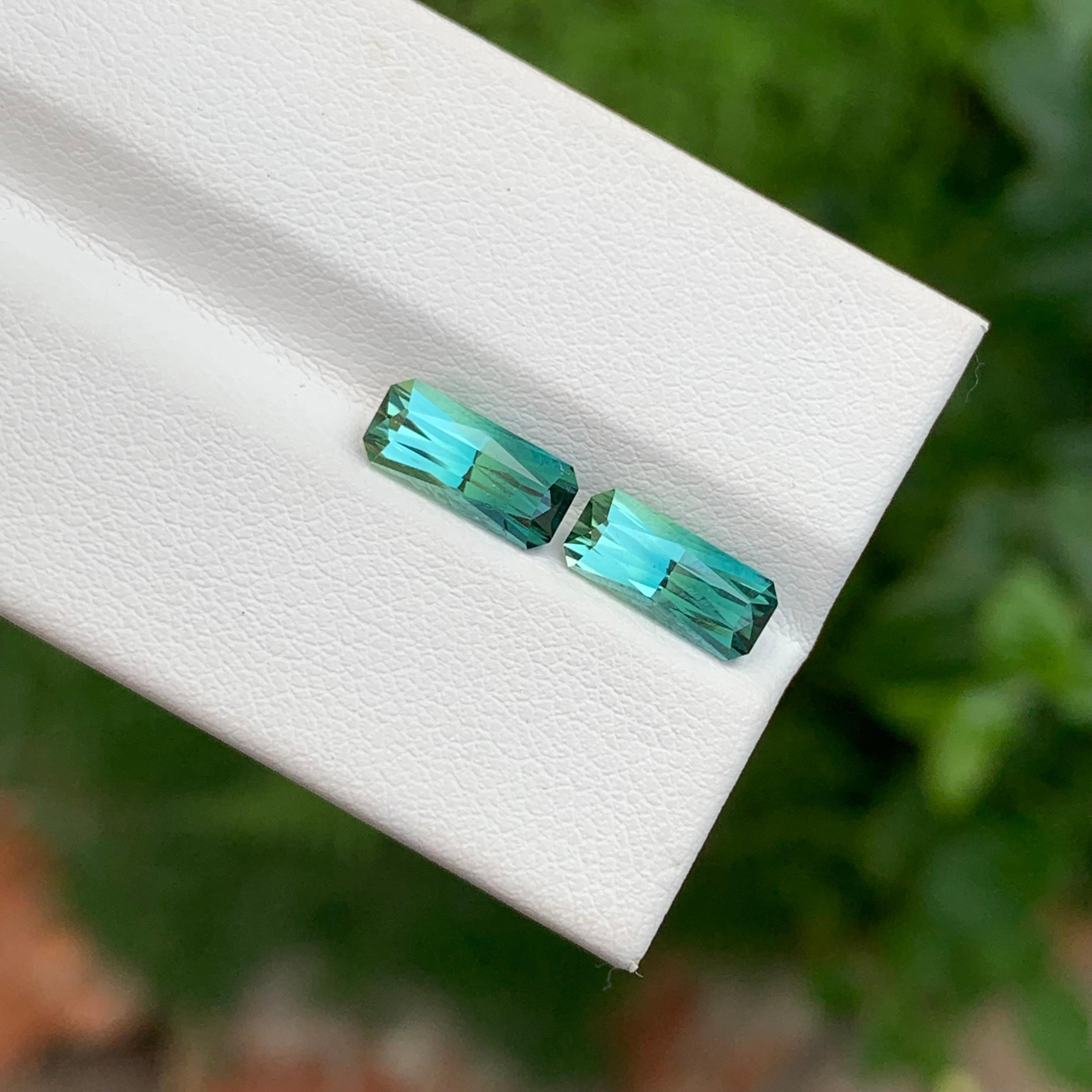 2,90 Karat natürlicher zweifarbiger Turmalin in Smaragdform, lose für Schmuck (Smaragdschliff) im Angebot