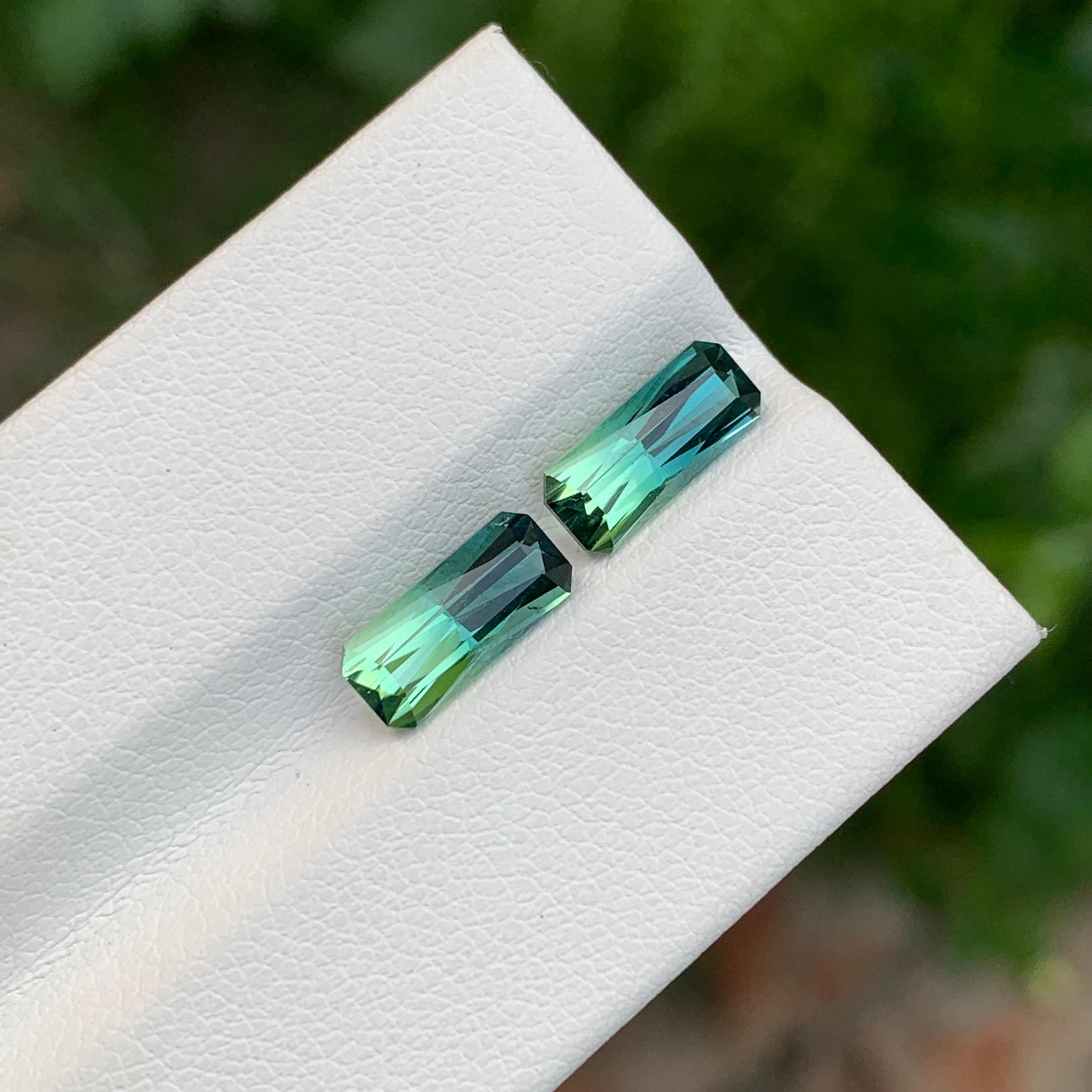 2,90 Karat natürlicher zweifarbiger Turmalin in Smaragdform, lose für Schmuck für Damen oder Herren im Angebot