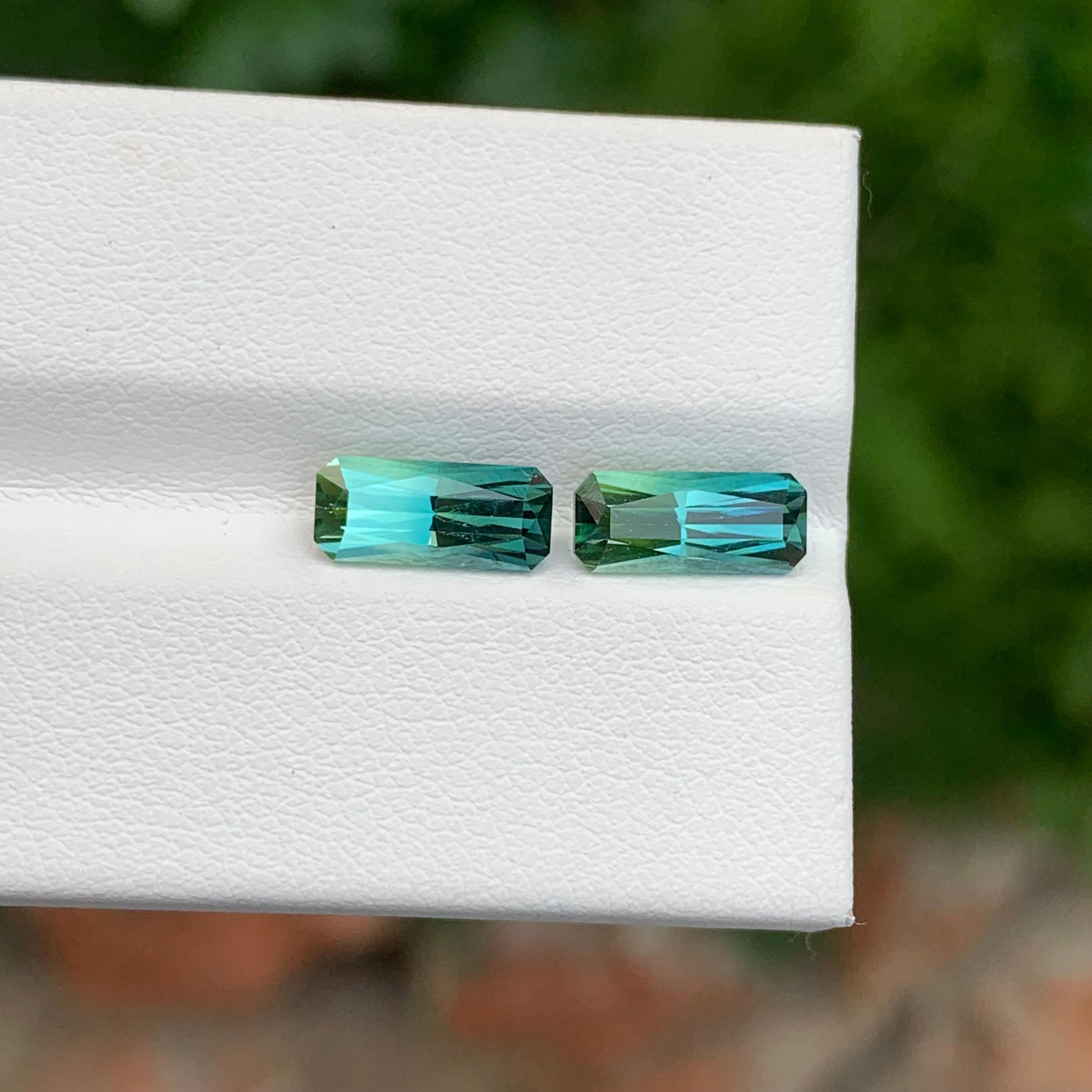 2,90 Karat natürlicher zweifarbiger Turmalin in Smaragdform, lose für Schmuck im Angebot 1