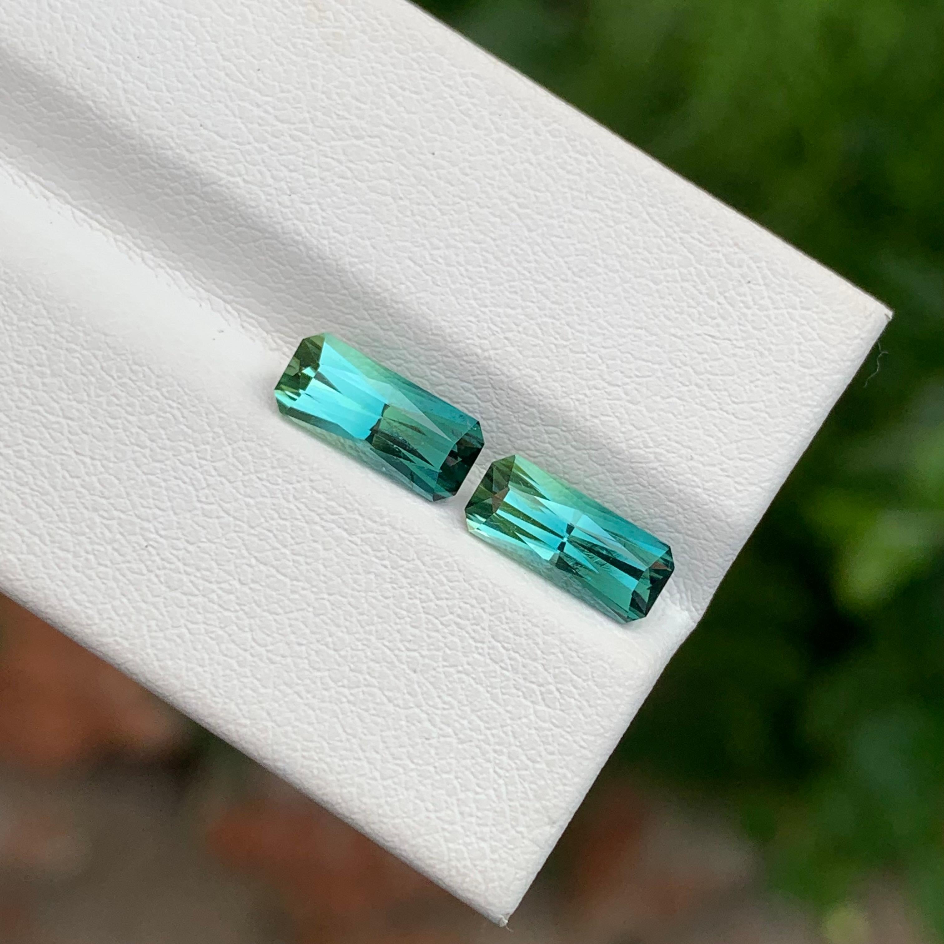 2,90 Karat natürlicher zweifarbiger Turmalin in Smaragdform, lose für Schmuck im Angebot 2