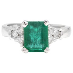 2.90 Carat Natural Emerald and Diamond 14 Karat Solid White Gold Ring