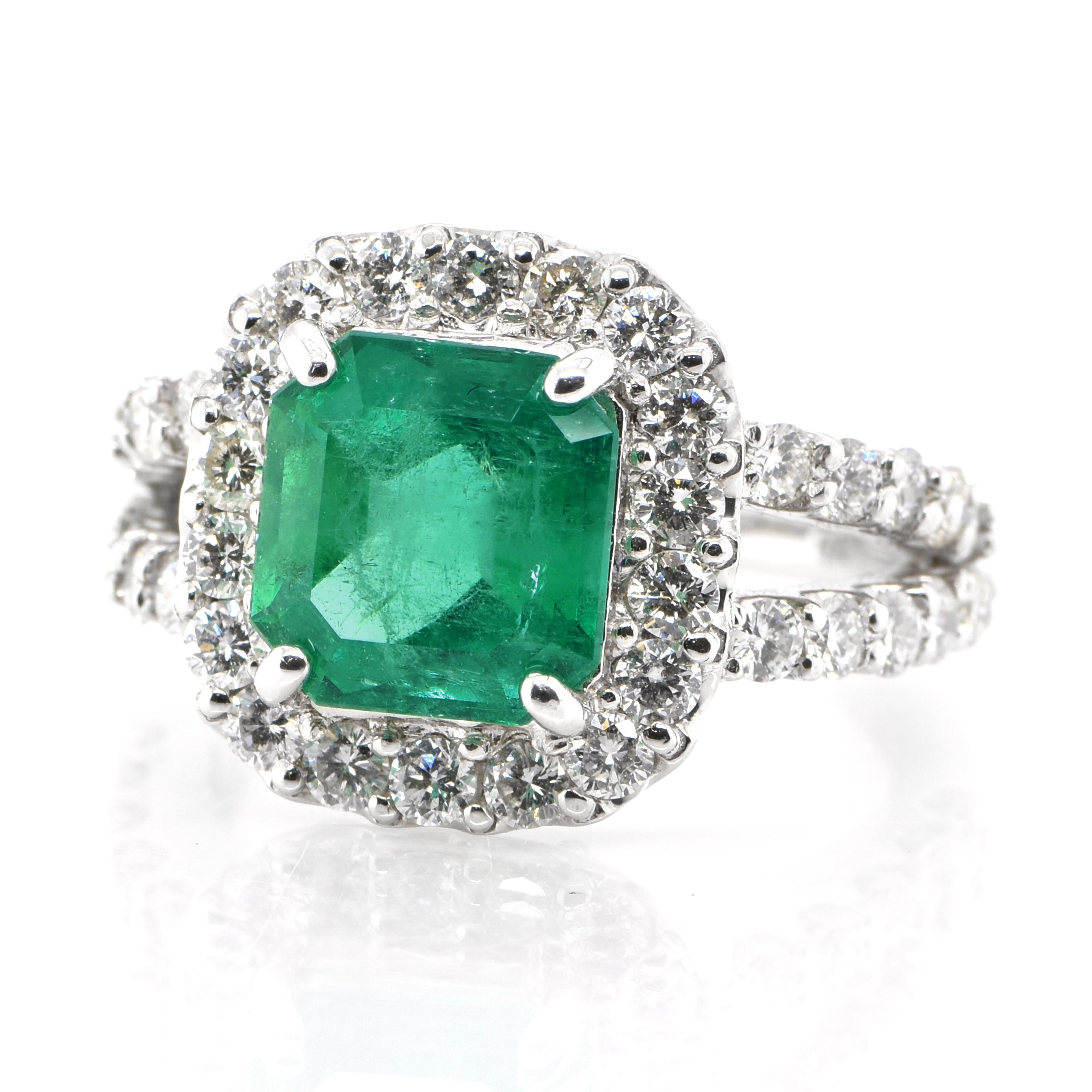 Modern 2.90 Carat Natural Emerald and Diamond Halo Ring Set in Platinum
