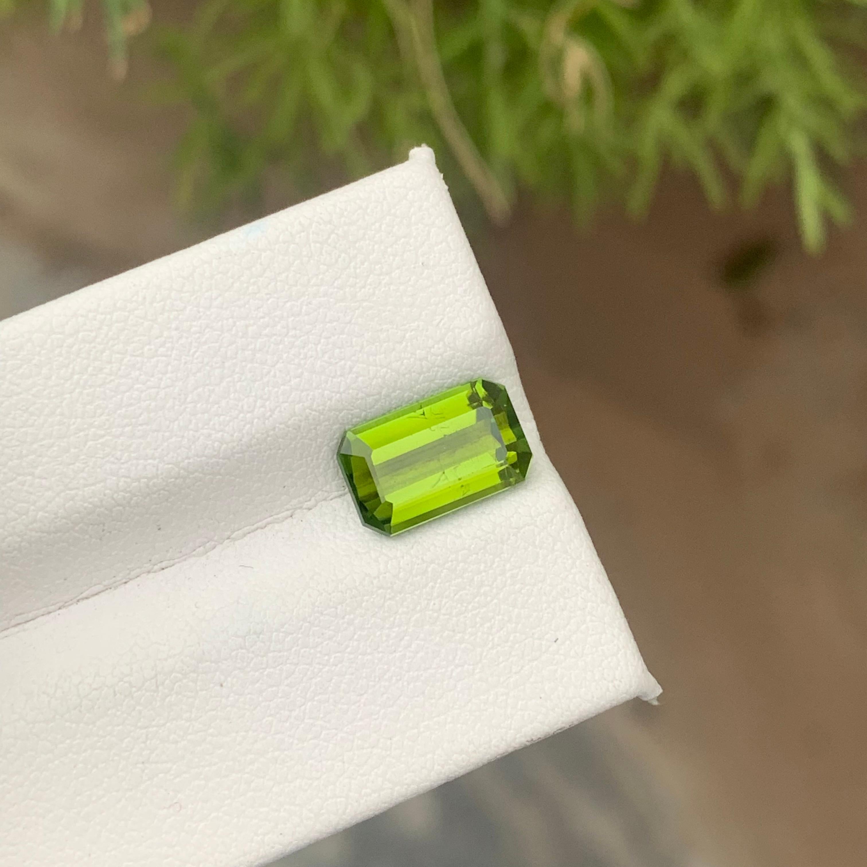 Women's or Men's 2.90 Carat Natural Faceted Green Tourmaline Emerald Cut for Ring Jewelry Making For Sale