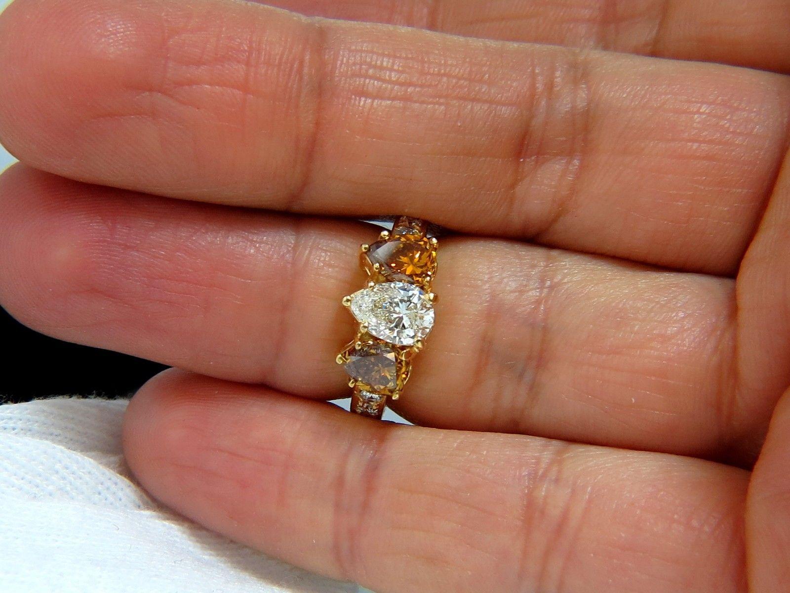 2.90 Carat Natural Fancy Vivid Yellow Brownish Diamond Pear Shape Ring 18 Karat For Sale 1