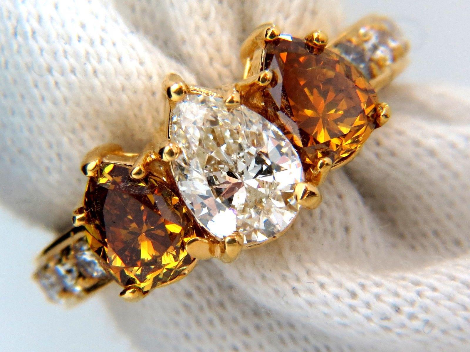 2.90 Carat Natural Fancy Vivid Yellow Brownish Diamond Pear Shape Ring 18 Karat For Sale 2