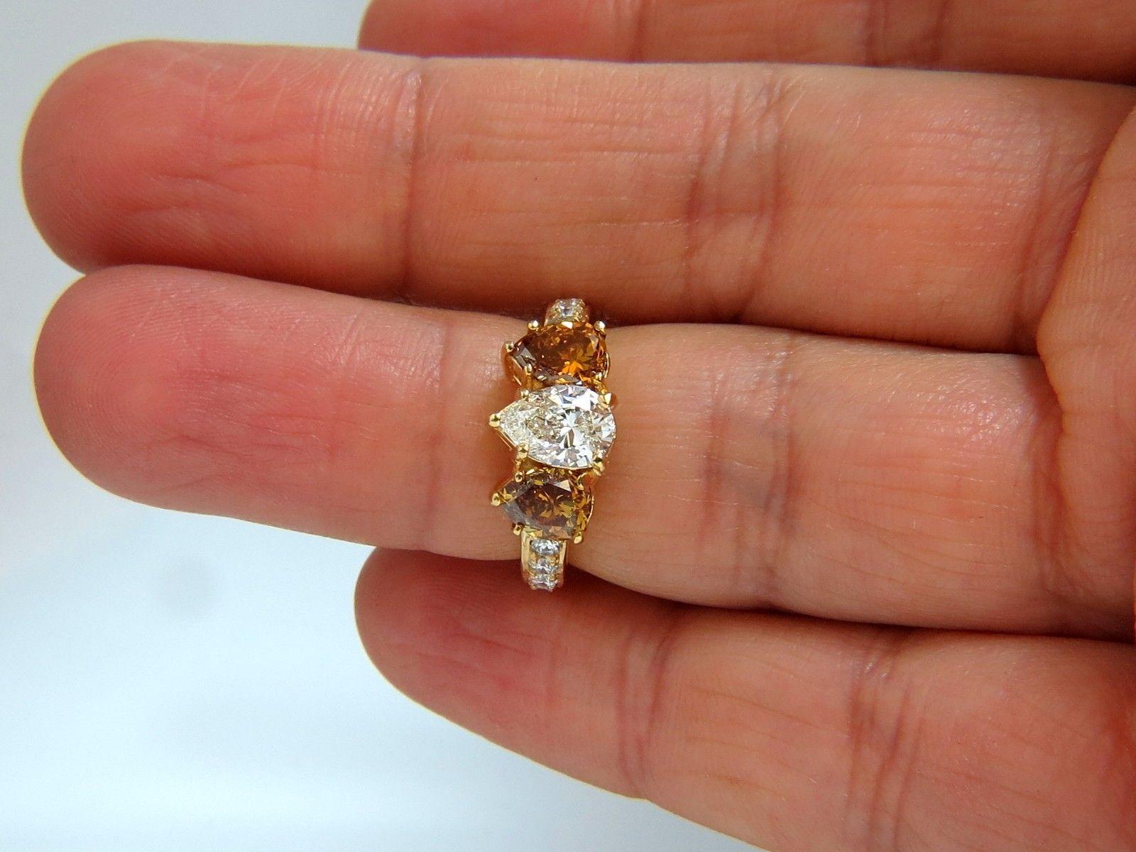 2.90 Carat Natural Fancy Vivid Yellow Brownish Diamond Pear Shape Ring 18 Karat For Sale 4