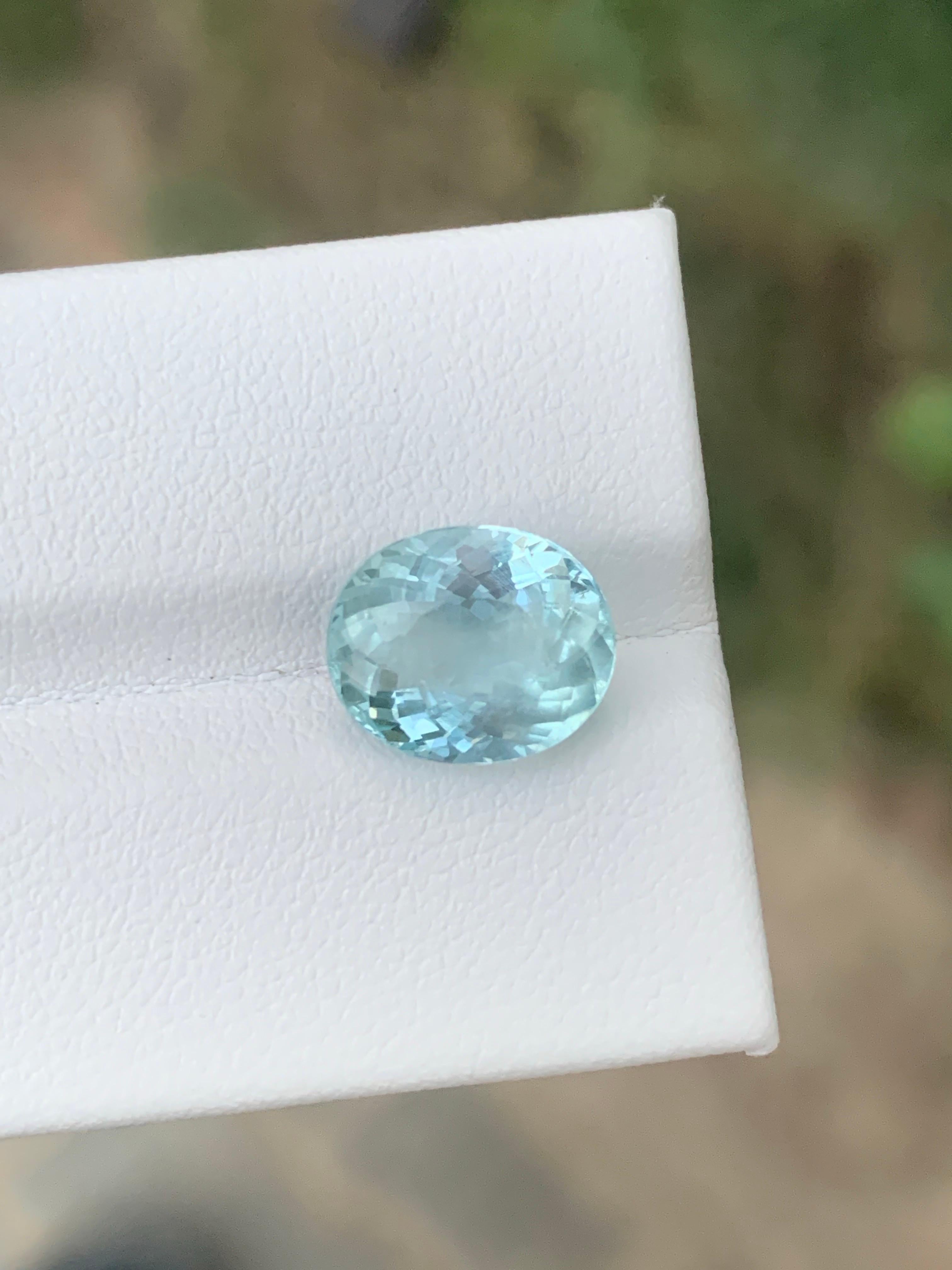 Arts and Crafts 2.90 Carat Natural Loose Aquamarine Oval Shape Gemstone From Nigeria en vente