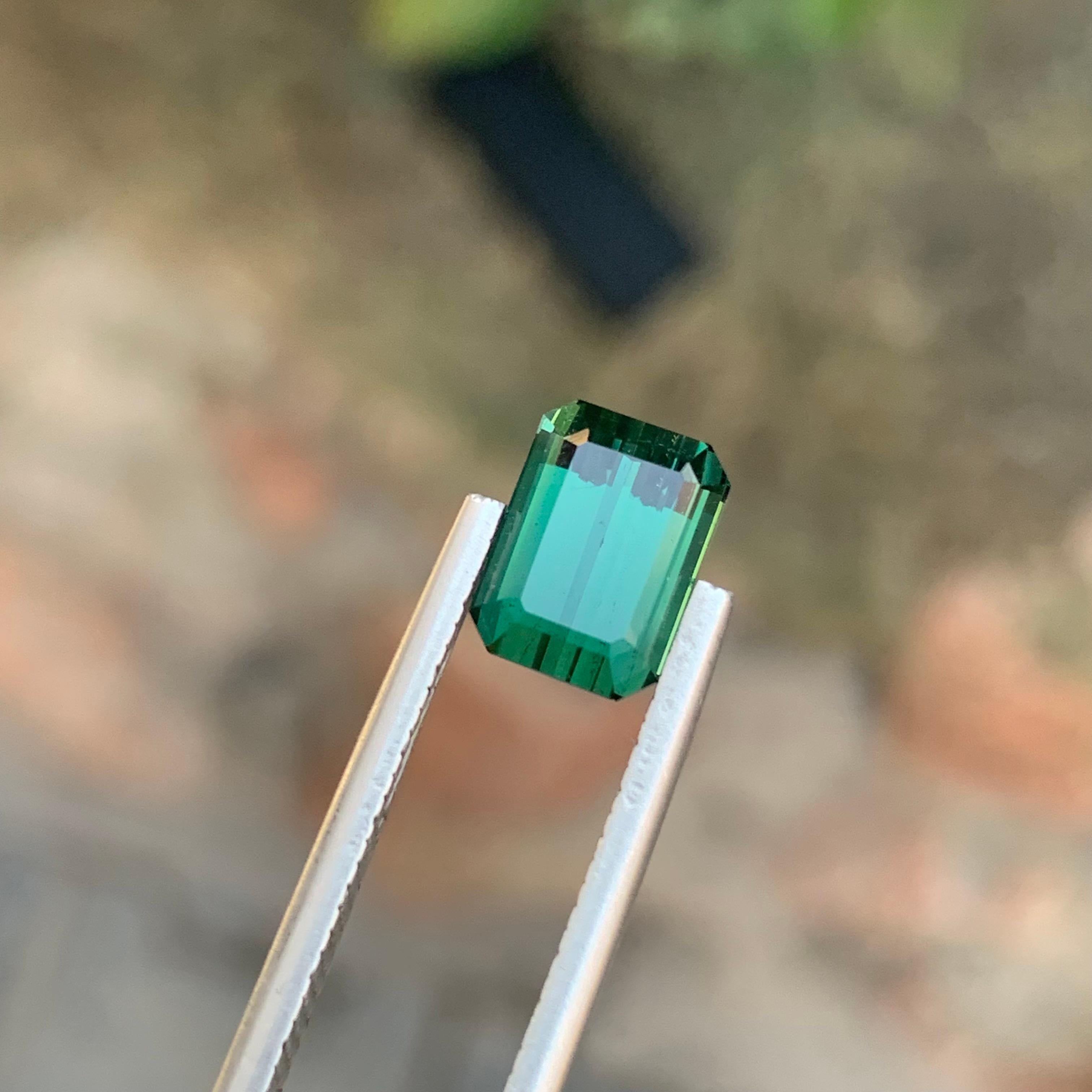 2.90 Karat Natürlicher Lose Blauer Grüner Turmalin Smaragd Form Edelstein für Damen oder Herren im Angebot