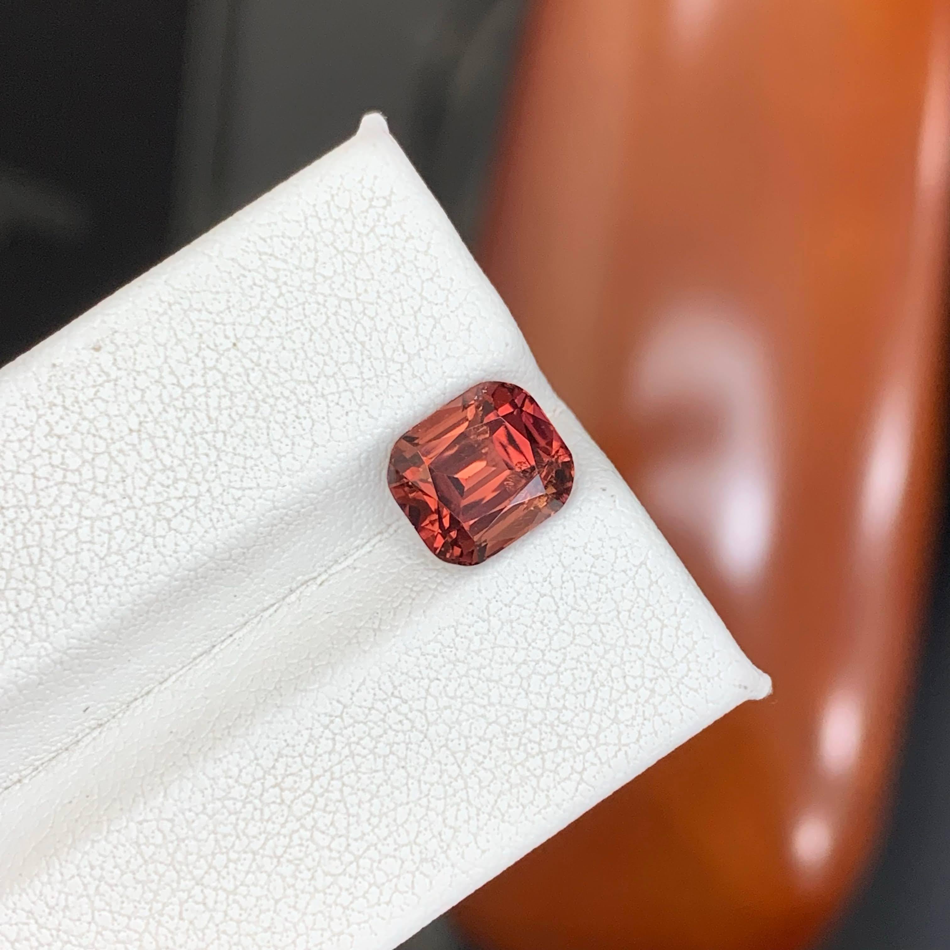 Taille coussin 2.90 Carat Natural Loose Brownish Garnet Stone Cushion Cut African Gemstone en vente