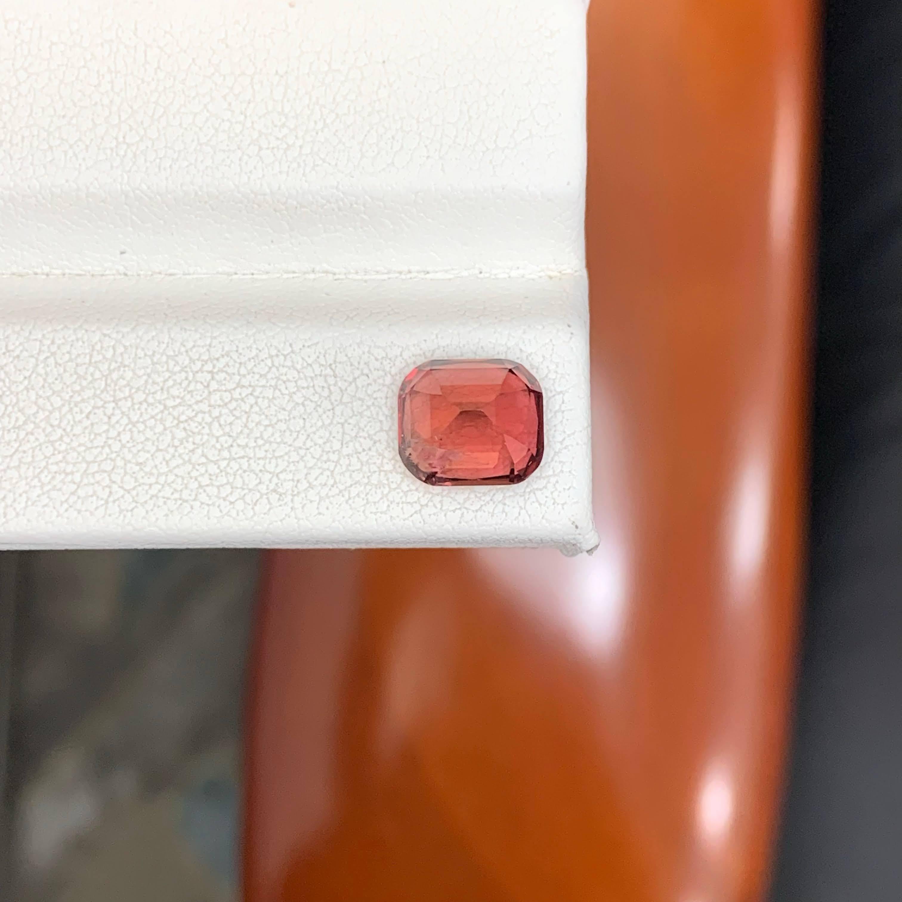 2.90 Carat Natural Loose Brownish Garnet Stone Cushion Cut African Gemstone en vente 3