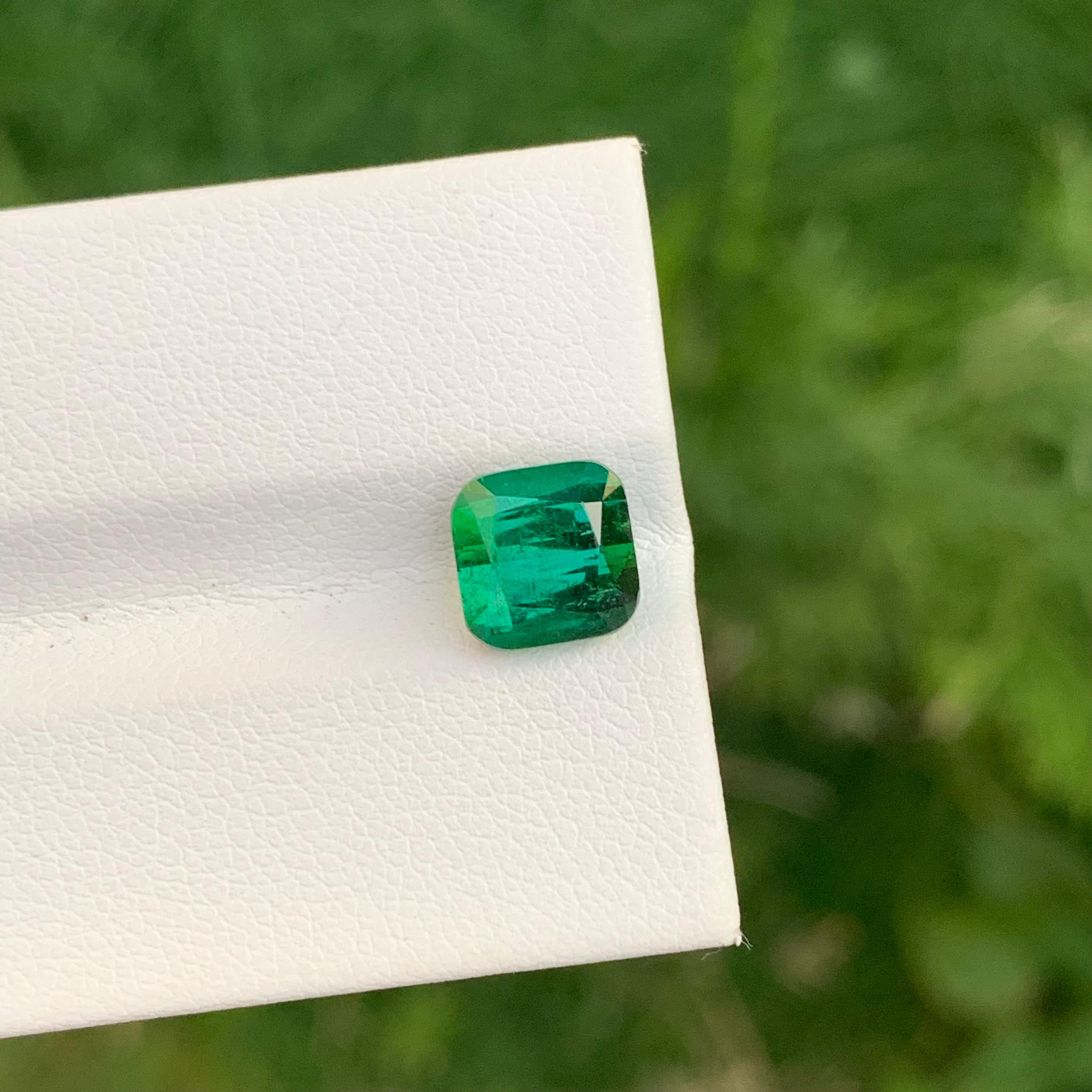 2.90 Carat Natural Loose Green Lagoon Tourmaline Perfect Square Shape Gemstone (pierre précieuse de forme carrée) en vente 2