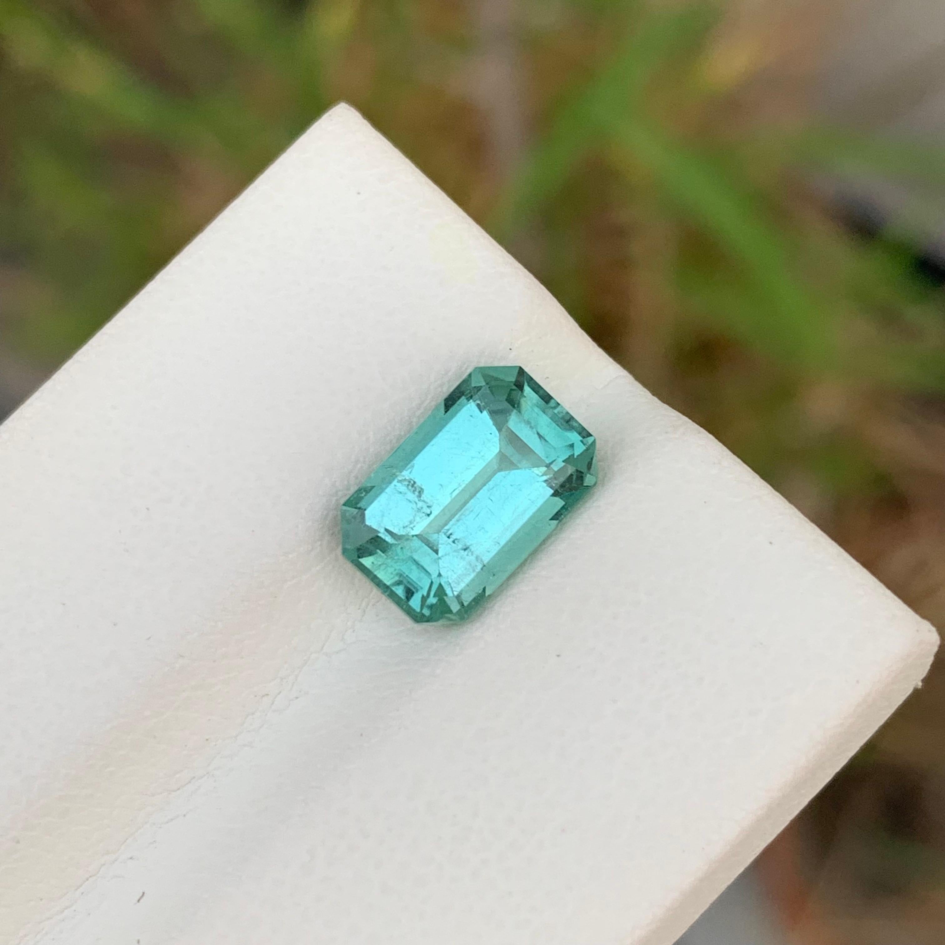 2,90 quilates de turmalina verde esmeralda suelta natural en forma de gema en Nuevo estado para la venta en Peshawar, PK