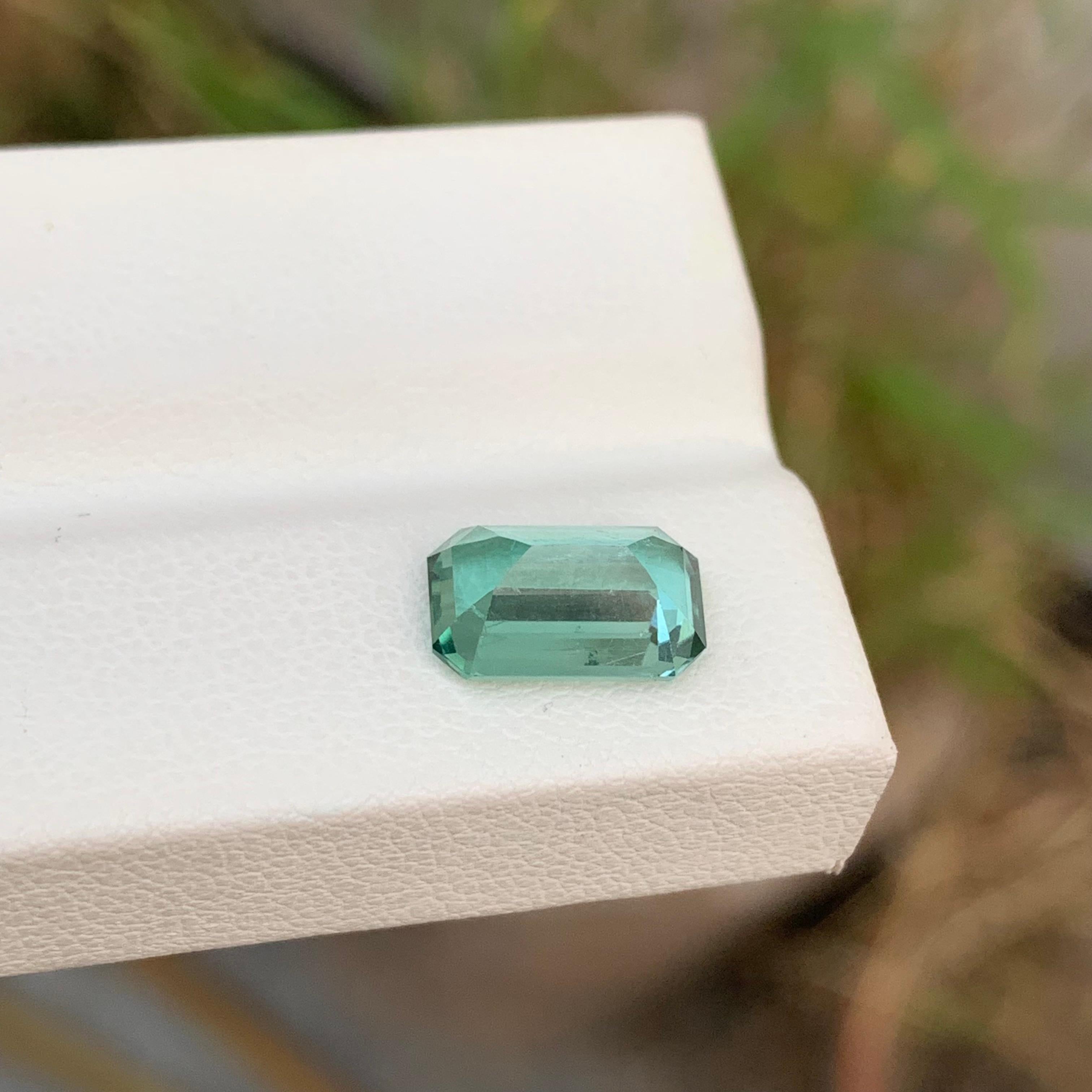 2,90 quilates de turmalina verde esmeralda suelta natural en forma de gema en venta 1