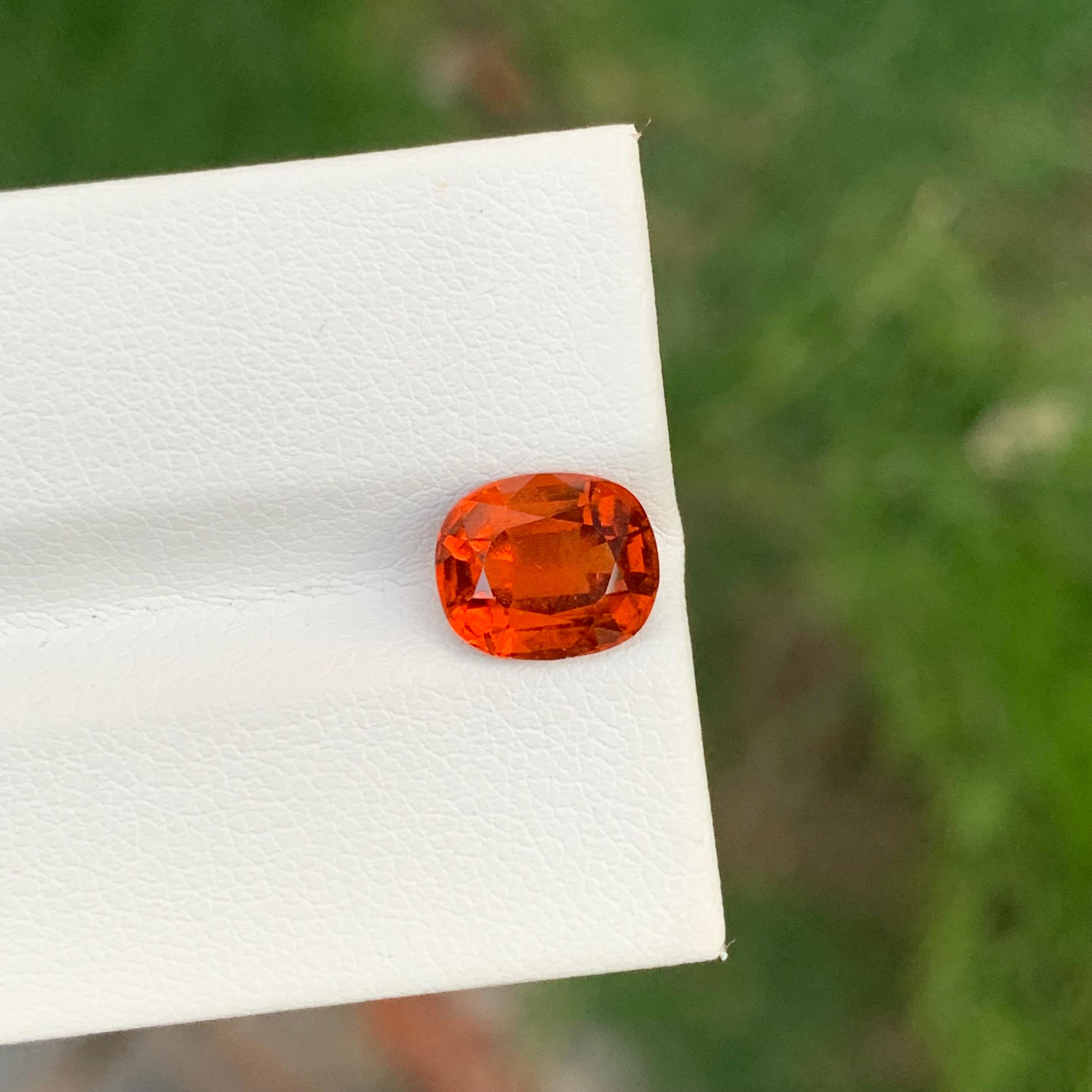 Pierre précieuse taille coussin en grenat hessonite naturel non serti de 2,90 carats d'Afrique Neuf - En vente à Peshawar, PK