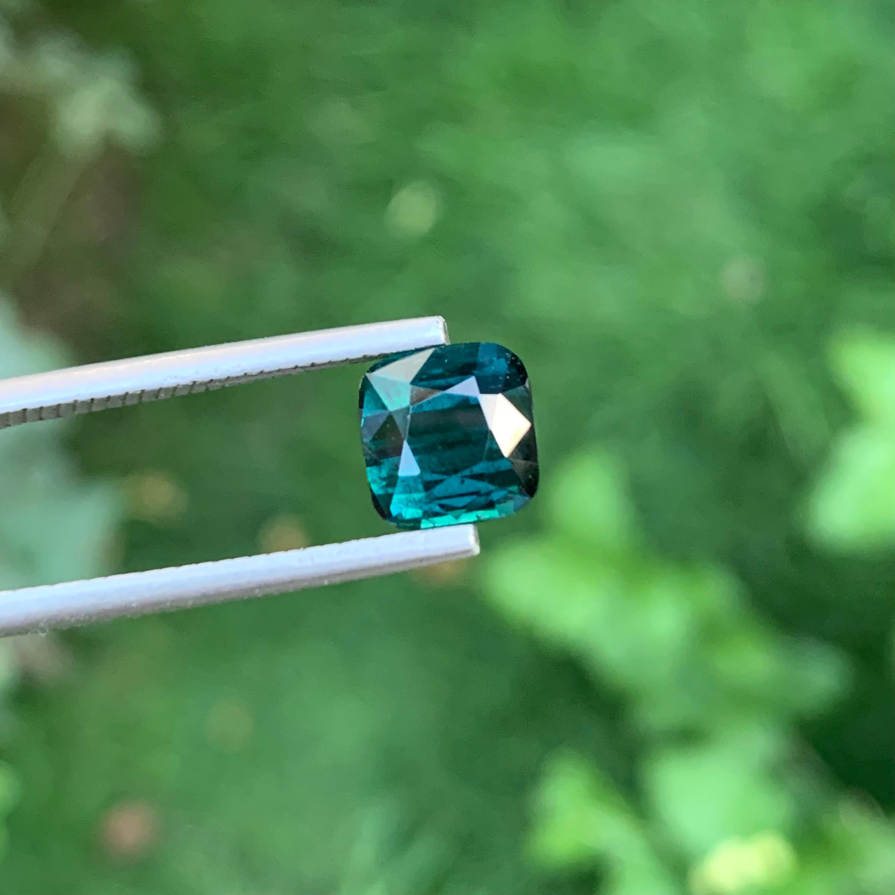 Arts and Crafts Tourmaline indicolite naturelle non sertie de 2,90 carats de forme carrée pour bijoux en vente