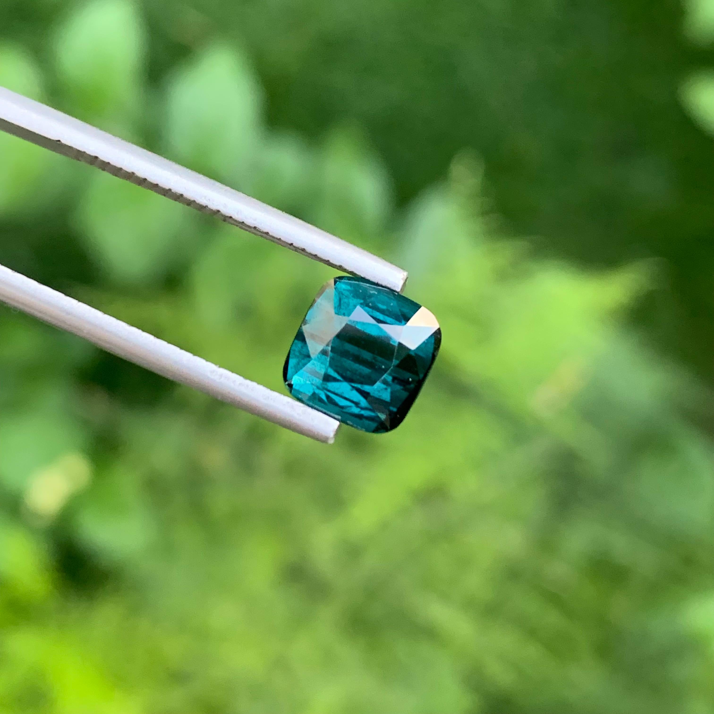 Tourmaline indicolite naturelle non sertie de 2,90 carats de forme carrée pour bijoux Unisexe en vente