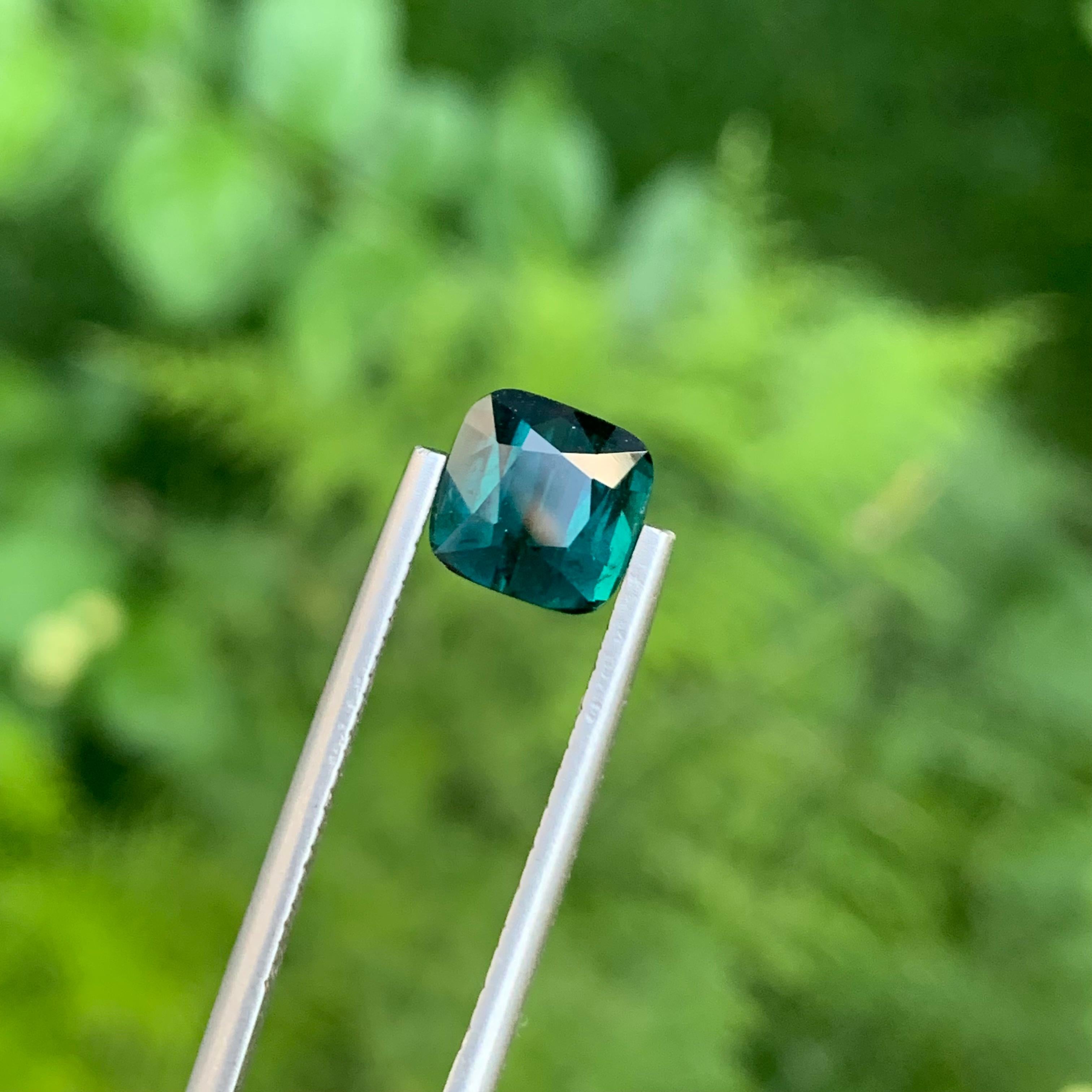 Tourmaline indicolite naturelle non sertie de 2,90 carats de forme carrée pour bijoux en vente 1
