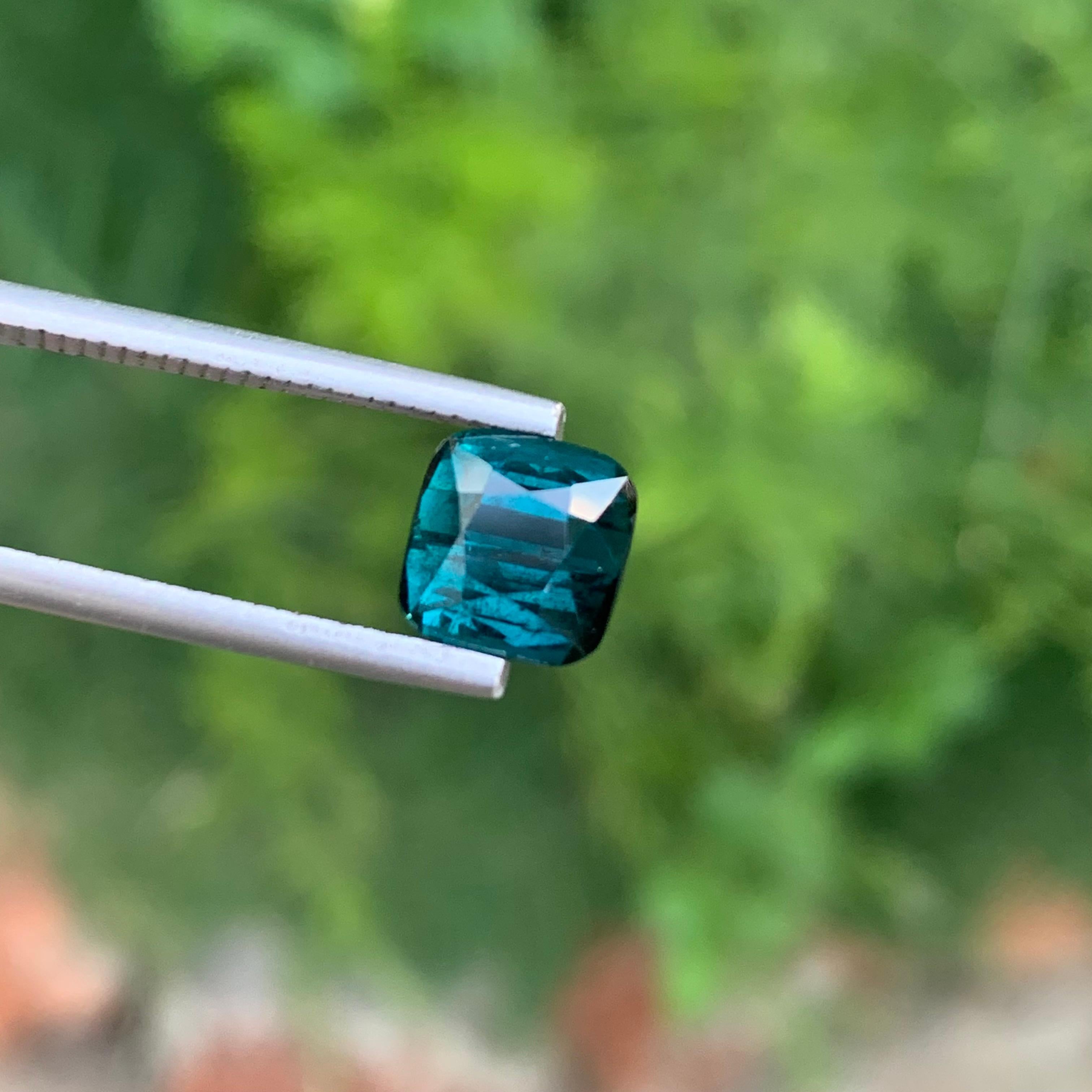 Tourmaline indicolite naturelle non sertie de 2,90 carats de forme carrée pour bijoux en vente 2